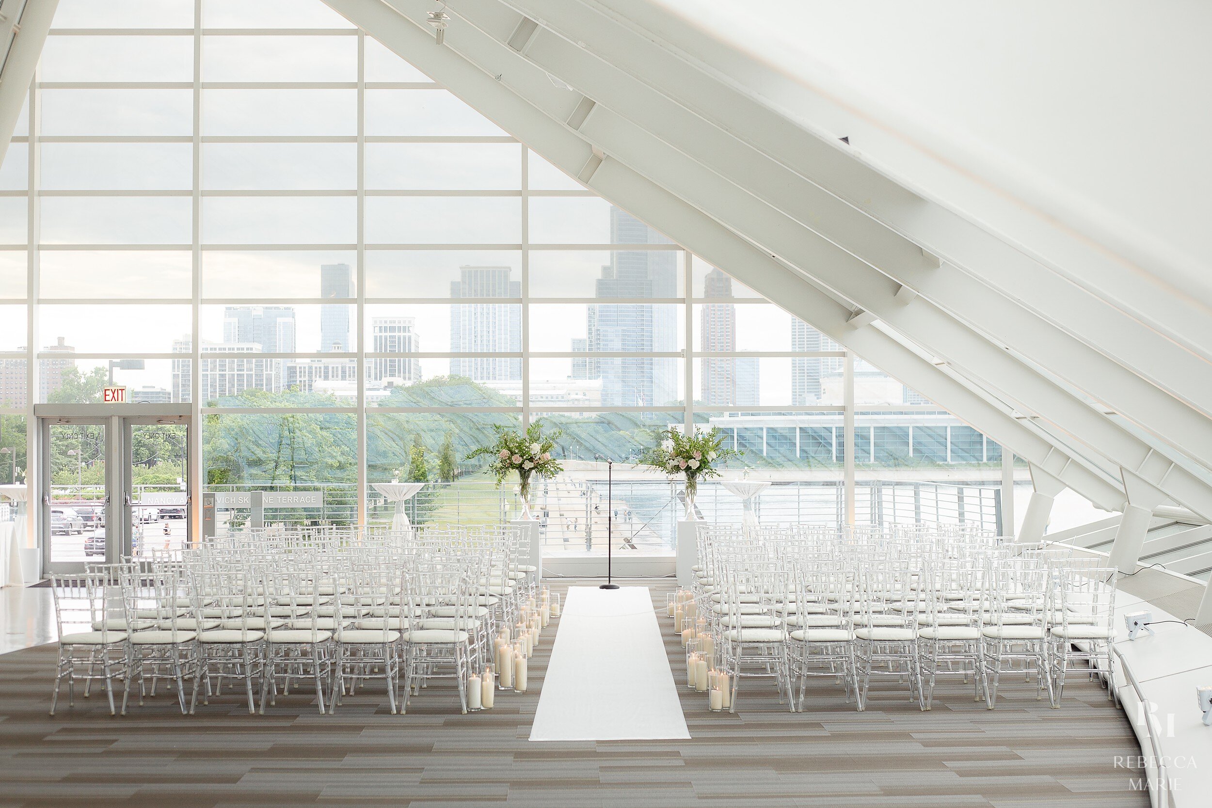 Adler-Planetarium-Real-Wedding-Rebecca-Marie-Photography_0082.jpg