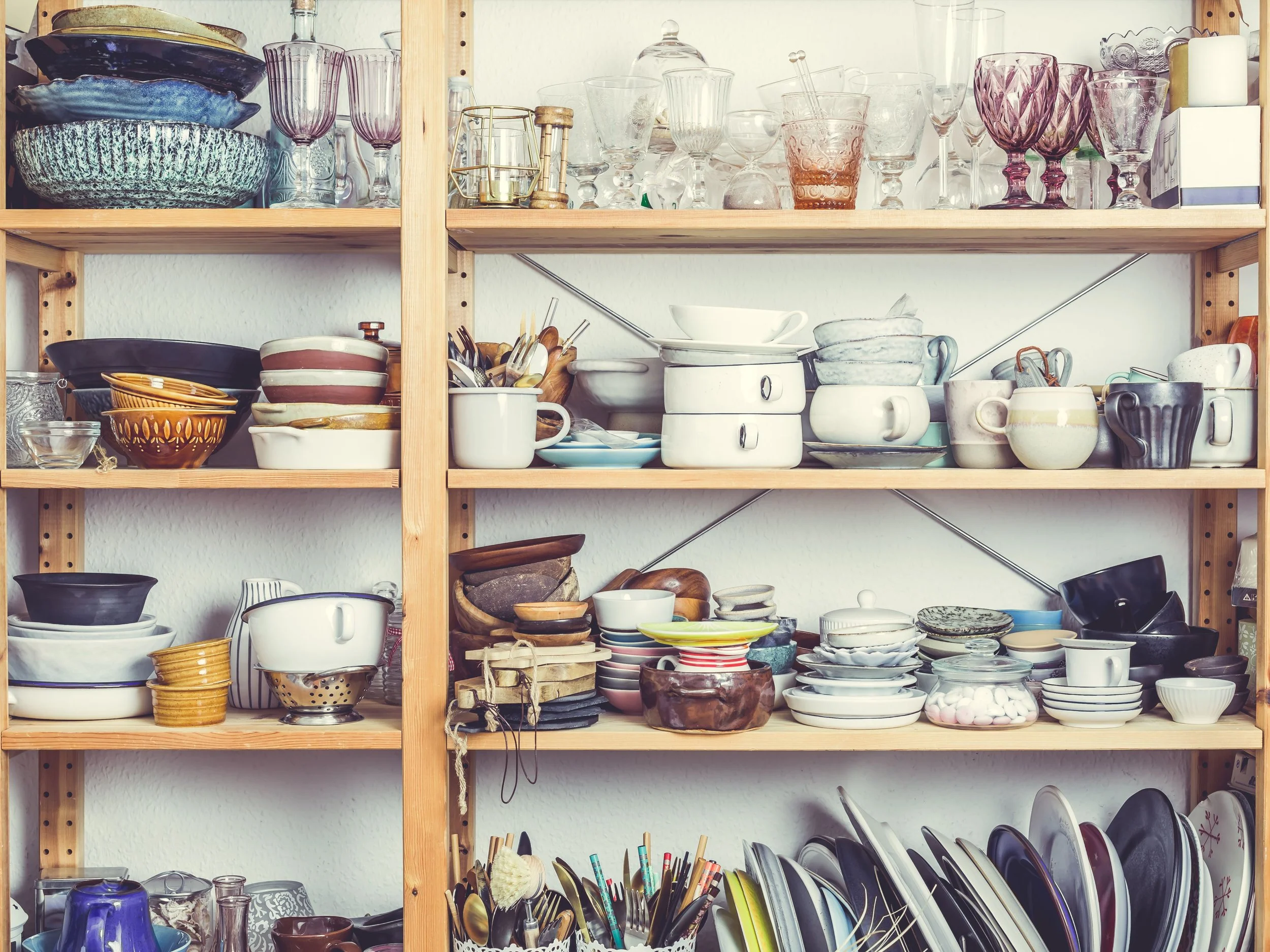 Should You Clean or Declutter First? A Common Question from New Orleans Homeowners