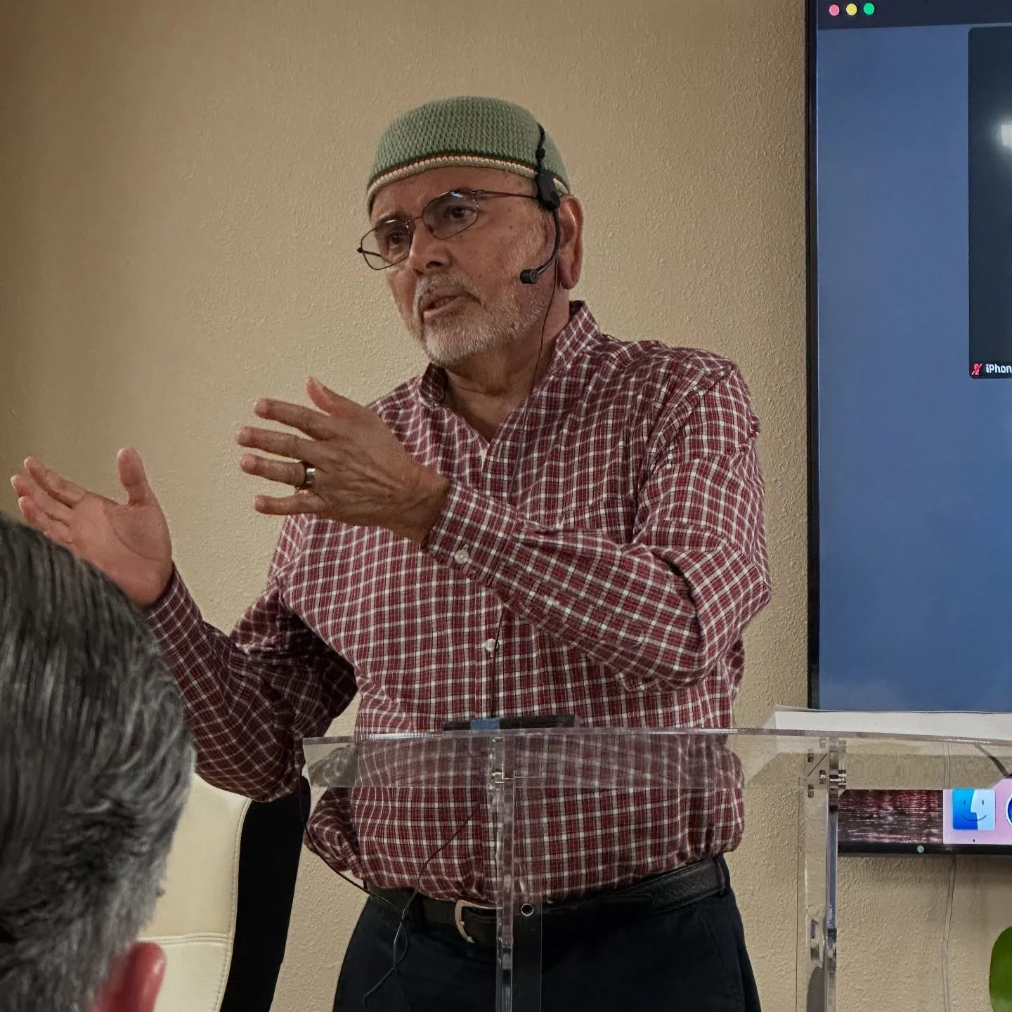 ✨Holding onto this memory&hellip; 
.
I&rsquo;m so proud to have witnessed my dad&rsquo;s heartfelt celebration of finishing his incredible project of translating the Quran. I didn&rsquo;t get a chance to capture the 125+ guests or the rest of our ext