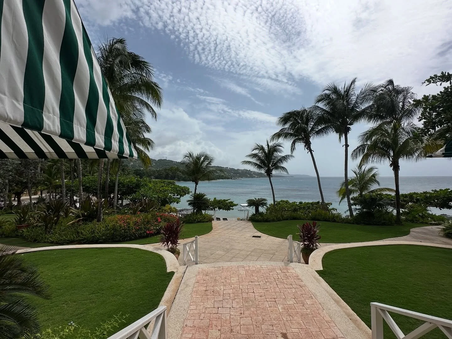 🇯🇲 Montego Bay from the @roundhillresort &mdash;where JFK and Jackie O honeymooned! #25 was the location where JFK wrote and rehearsed his inauguration speech, and it was across the way from us! 
.
This spot was less about travel and much more abou
