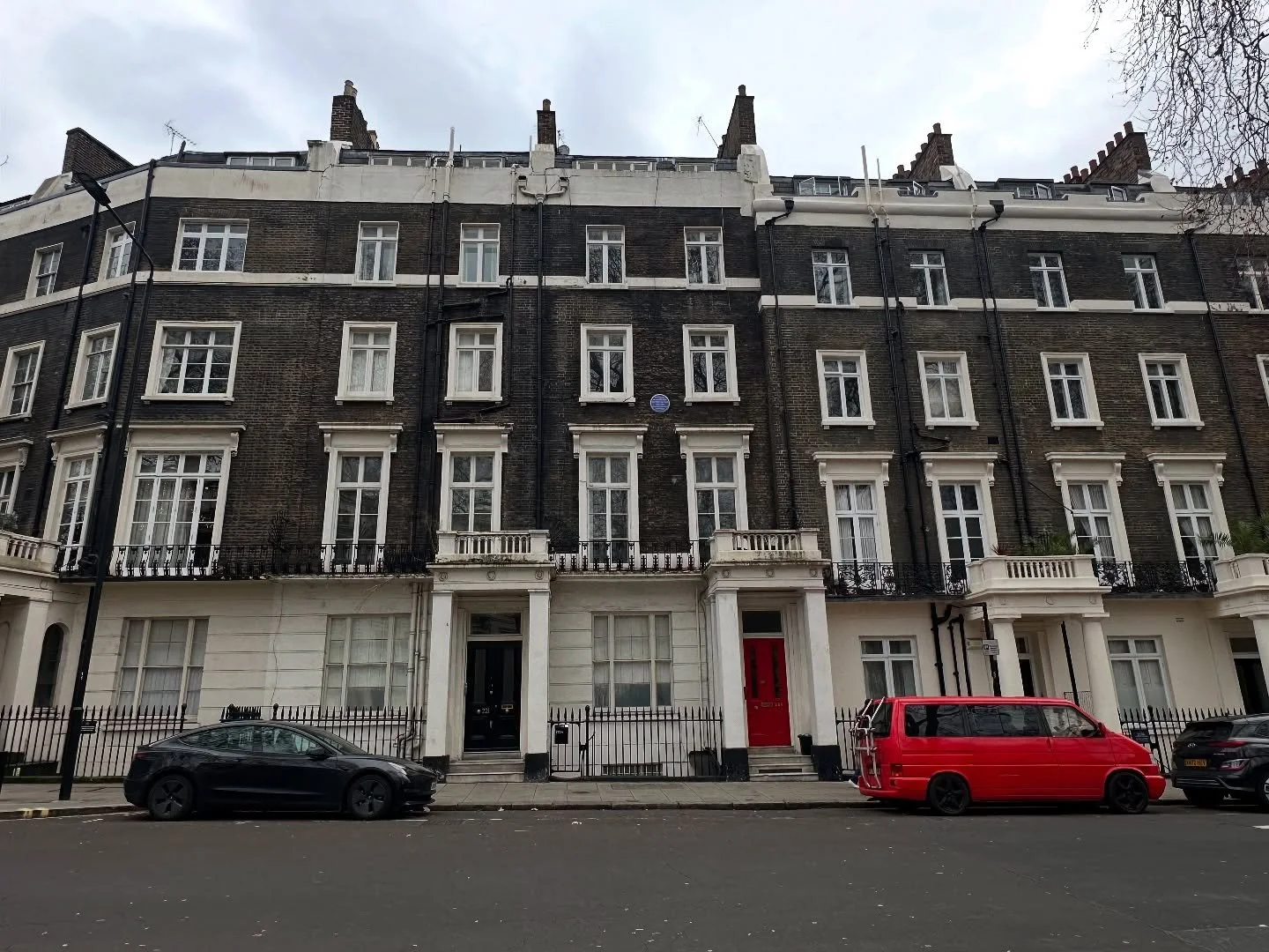 Uganda🇺🇬 ➡️ UK 🇬🇧(via Qatar&rsquo;s amazing plane with a full lounge space) ➡️ Home 🇺🇸- included some time with our extended family on both sides and of course a British Tea! 🫖
.
#travelgram #uk #teatime