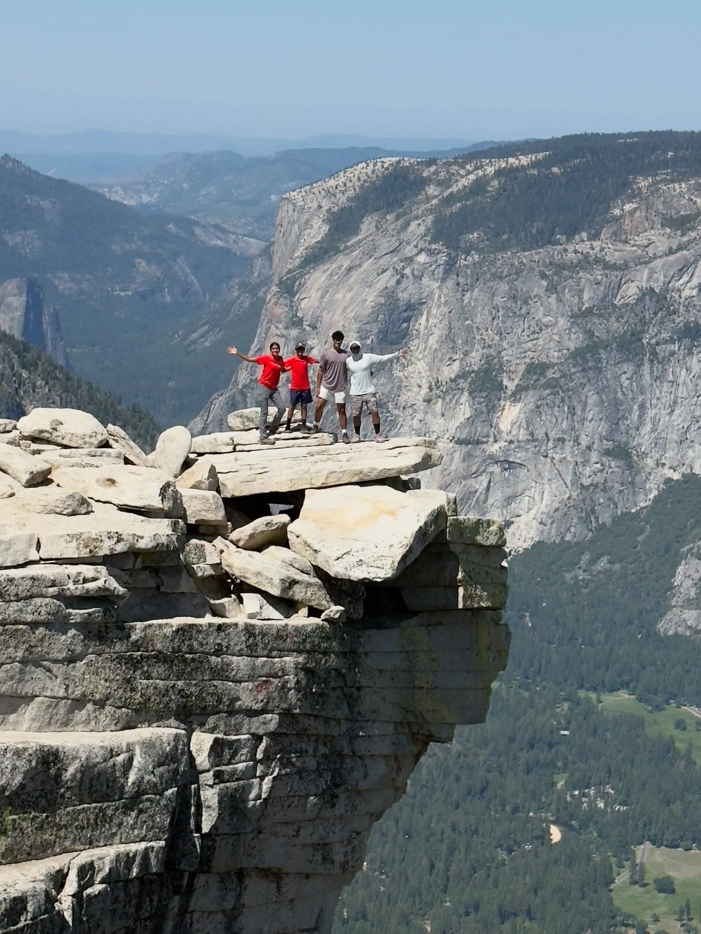 Happy (early) Father&rsquo;s Day to @kverma79 🥳✨ 
.
Kapil and the kids&mdash;Zayan, Kenza, and Kaysan&mdash; conquered the majestic Half Dome in California&rsquo;s Yosemite National Park! 🏔️ With a thrilling 5,300 ft elevation gain over 16 miles, i