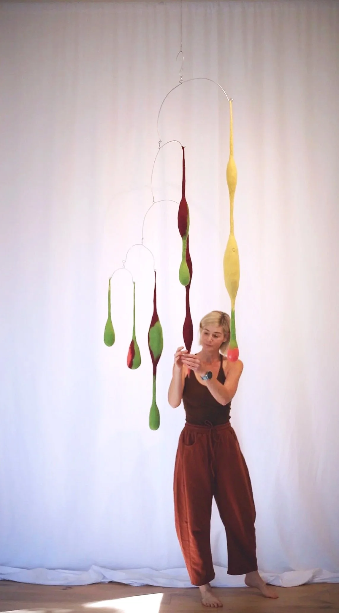 annie-mitchell_interplay_textile_sculpture_mobile5_2025.jpg