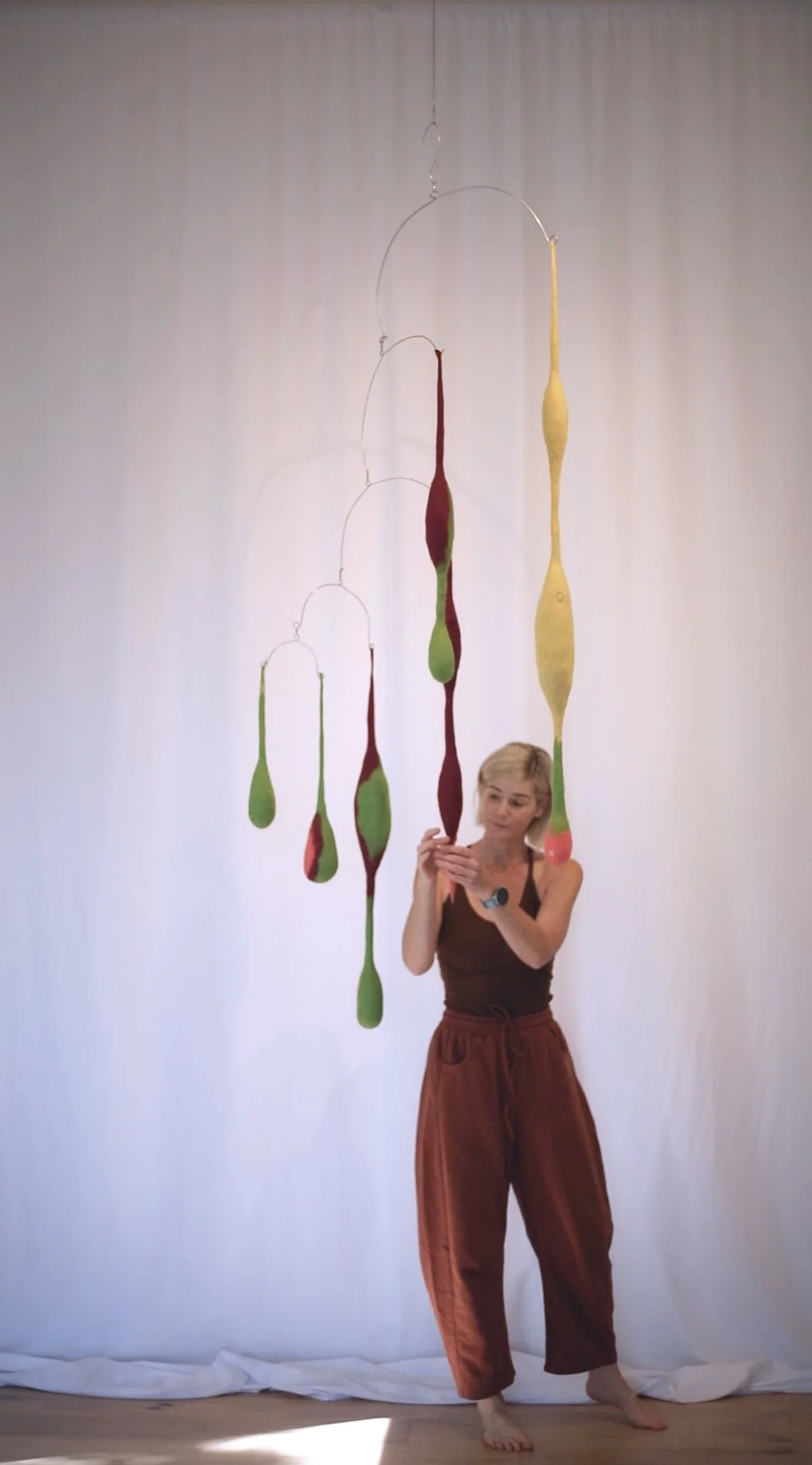 annie-mitchell_interplay_textile_sculpture_mobile5_2025.jpg