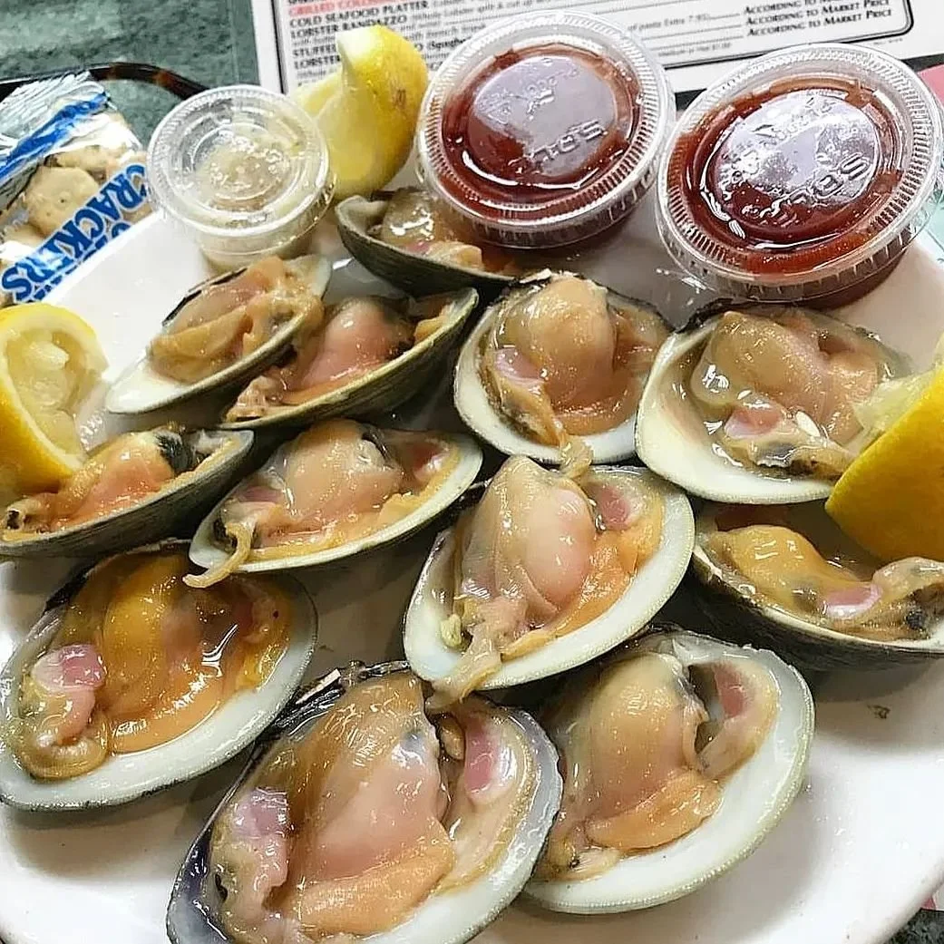 📸: @randazzos_clambar