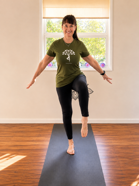 Jodie teaching a one leg balance