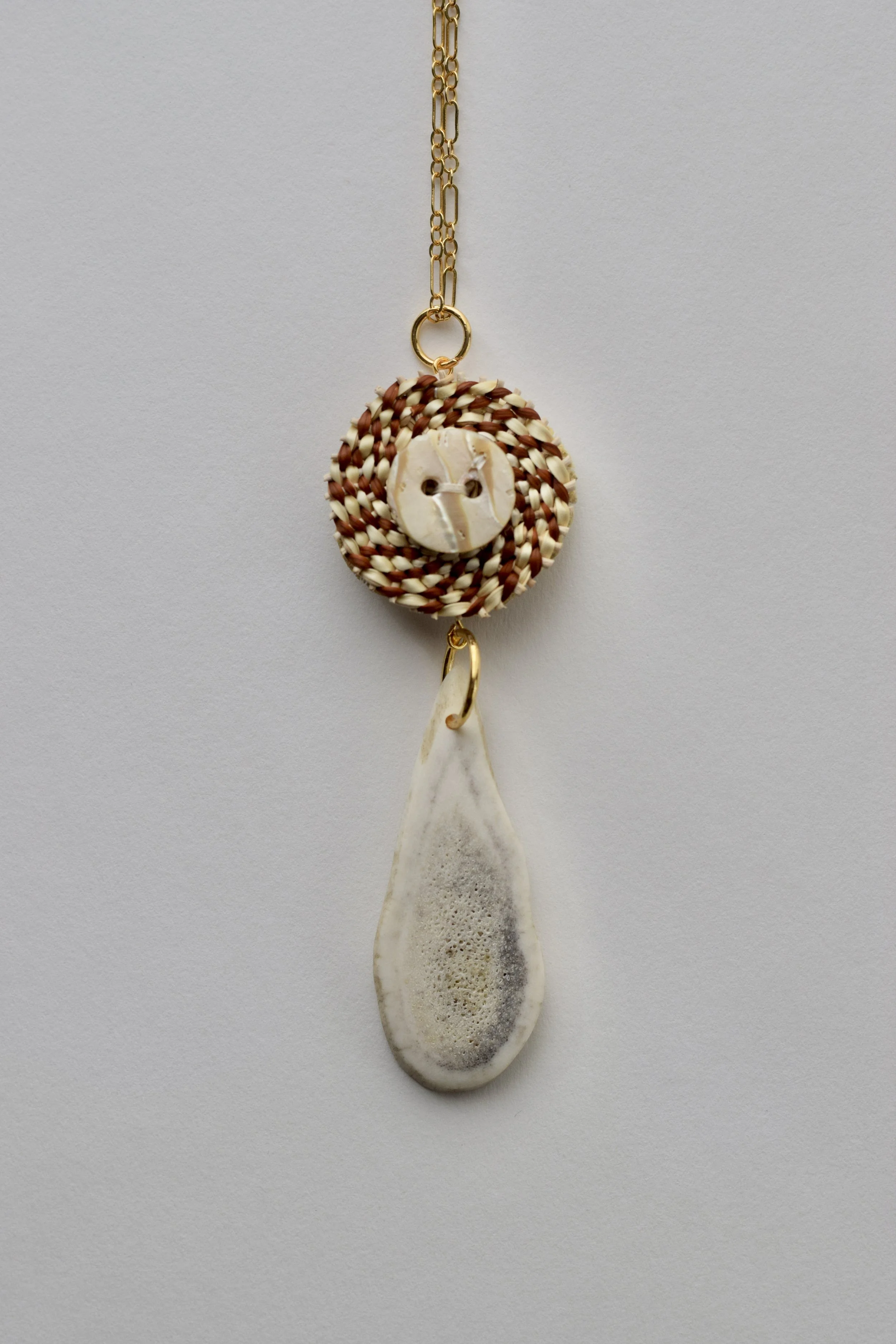 ‘asiktávaan’ basket + elk antler necklace