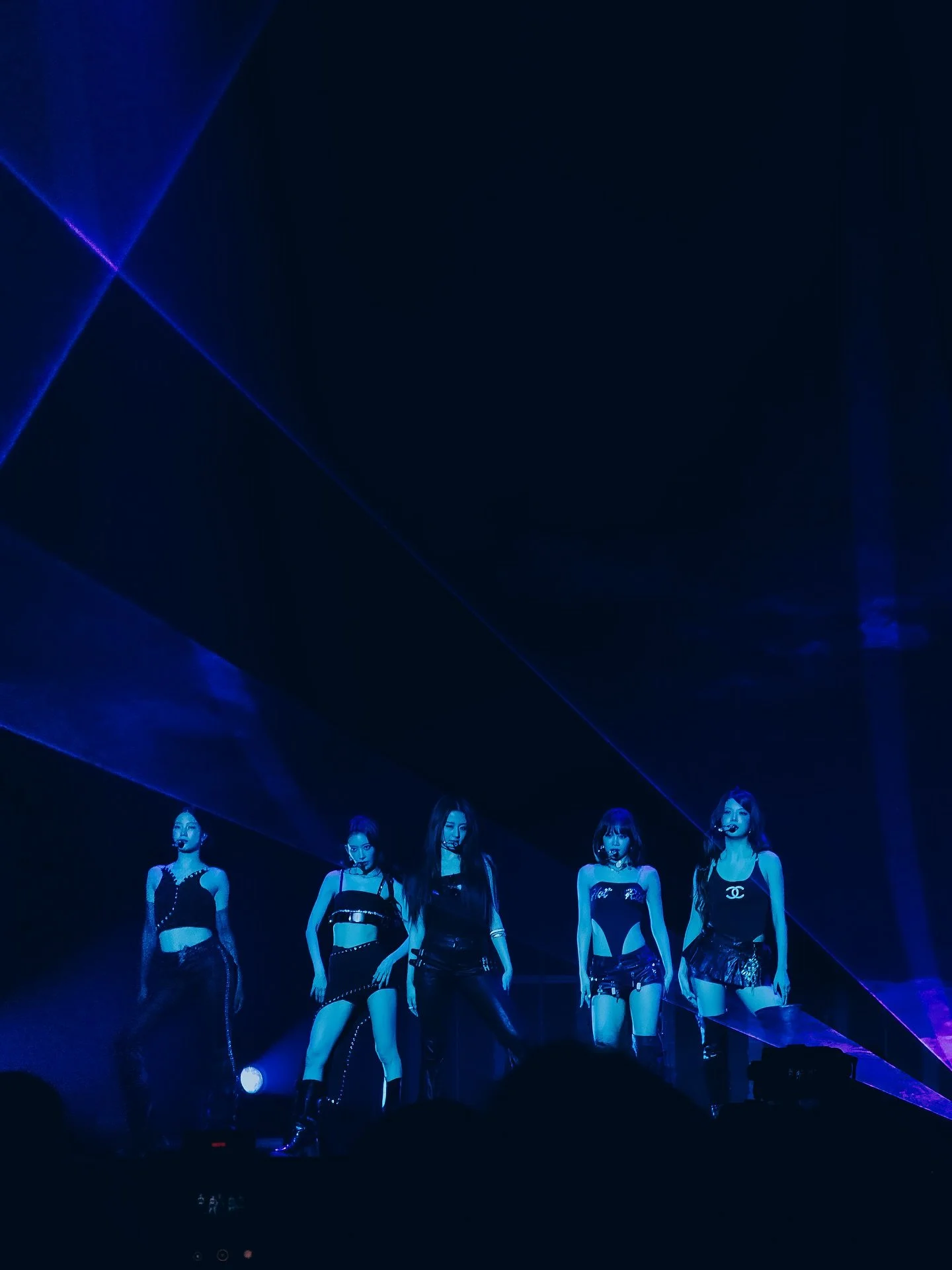 WHAT. A. SHOW. concert review in da works! 
the last slide 😭 is the clip of them seeing my sign 💍🪧🤣 in the actual audio you can hear me screaming from a section over.