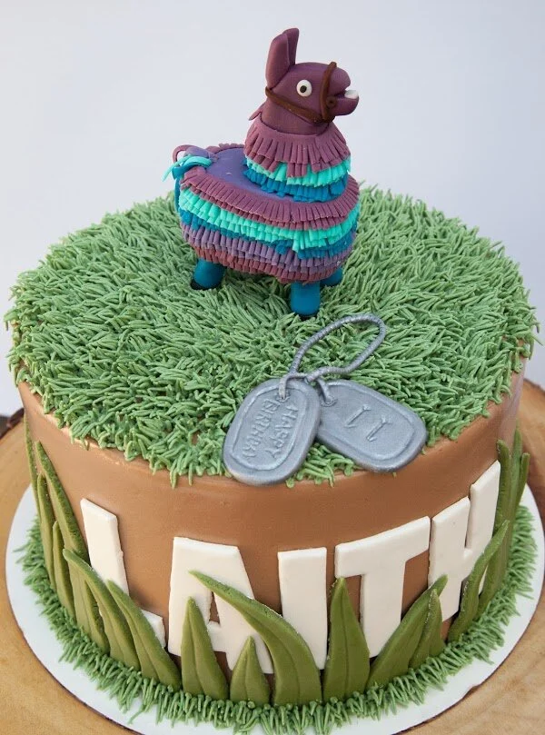 Fortnite Cake.jpg