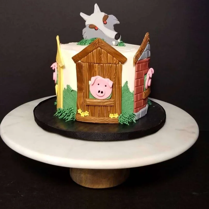 Three Little Pigs Cake.jpg
