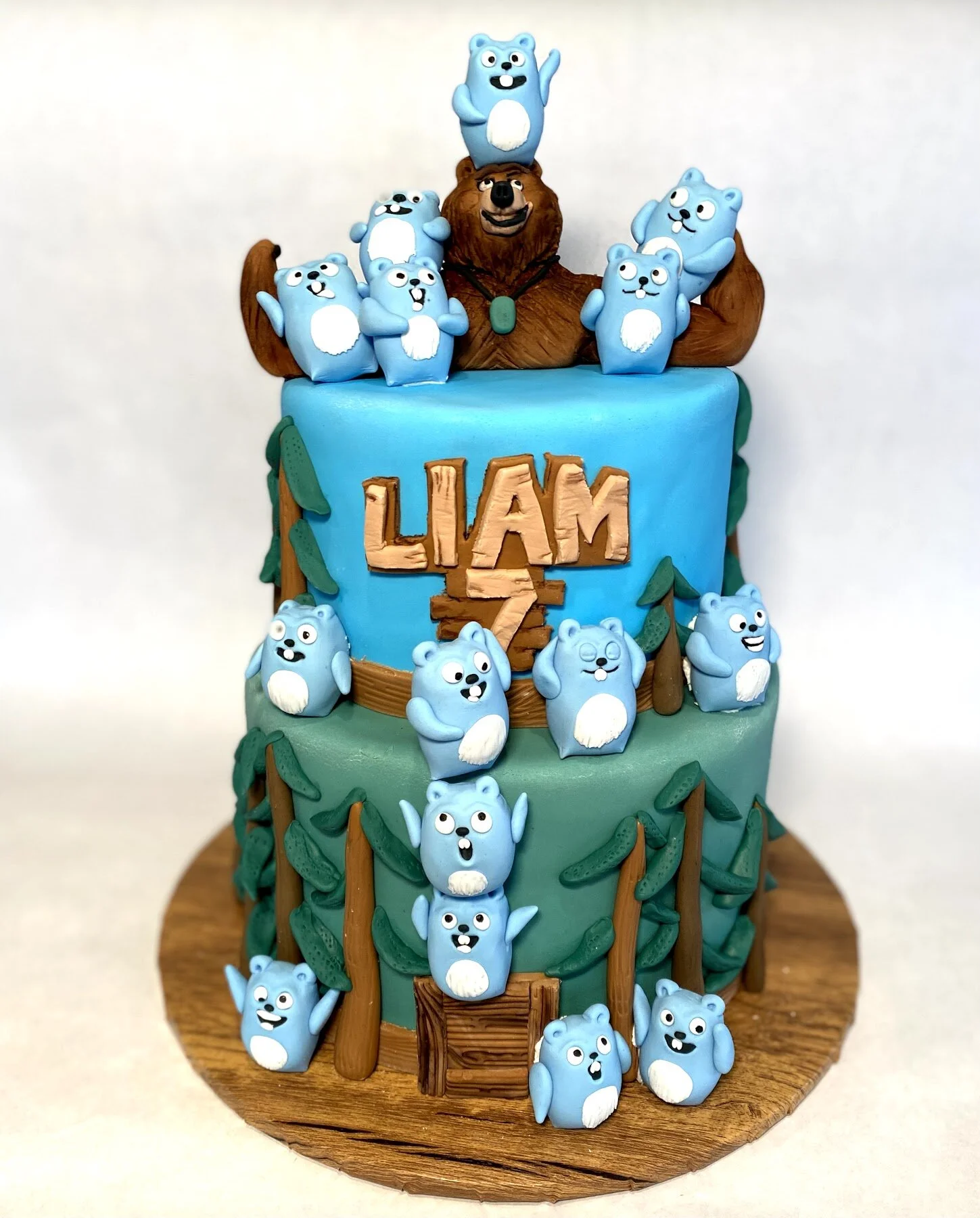 Grizzy and the Lemmings Cake.jpg