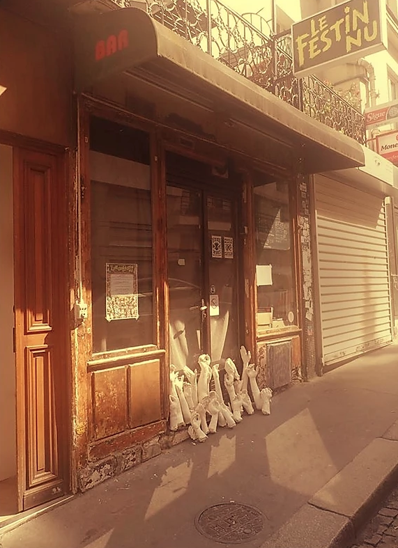 Mains baladeuses à Montmartre... 2020-06-11 at 13.13.06.png
