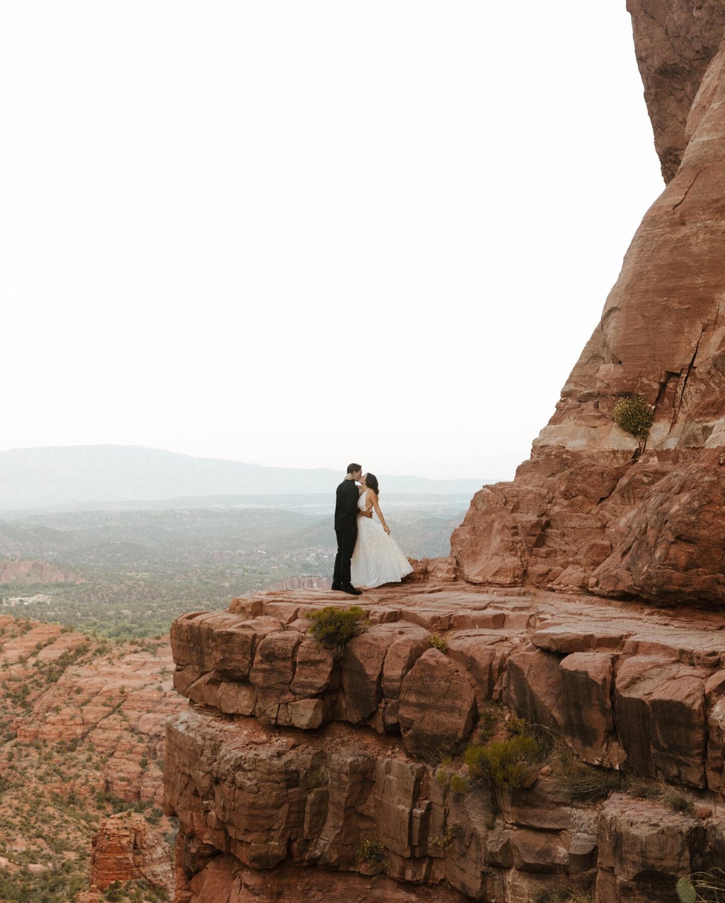 The most perfect sunrise elopement at one of my favorite places in Sedona 🌞

#sedonaelopement #sedonaweddingphotographer #sedonawedding #sedonaelopementphotographer #arizonaelopement #sedonahiking #arizonawedding #arizonaelopementphotographer #sedon