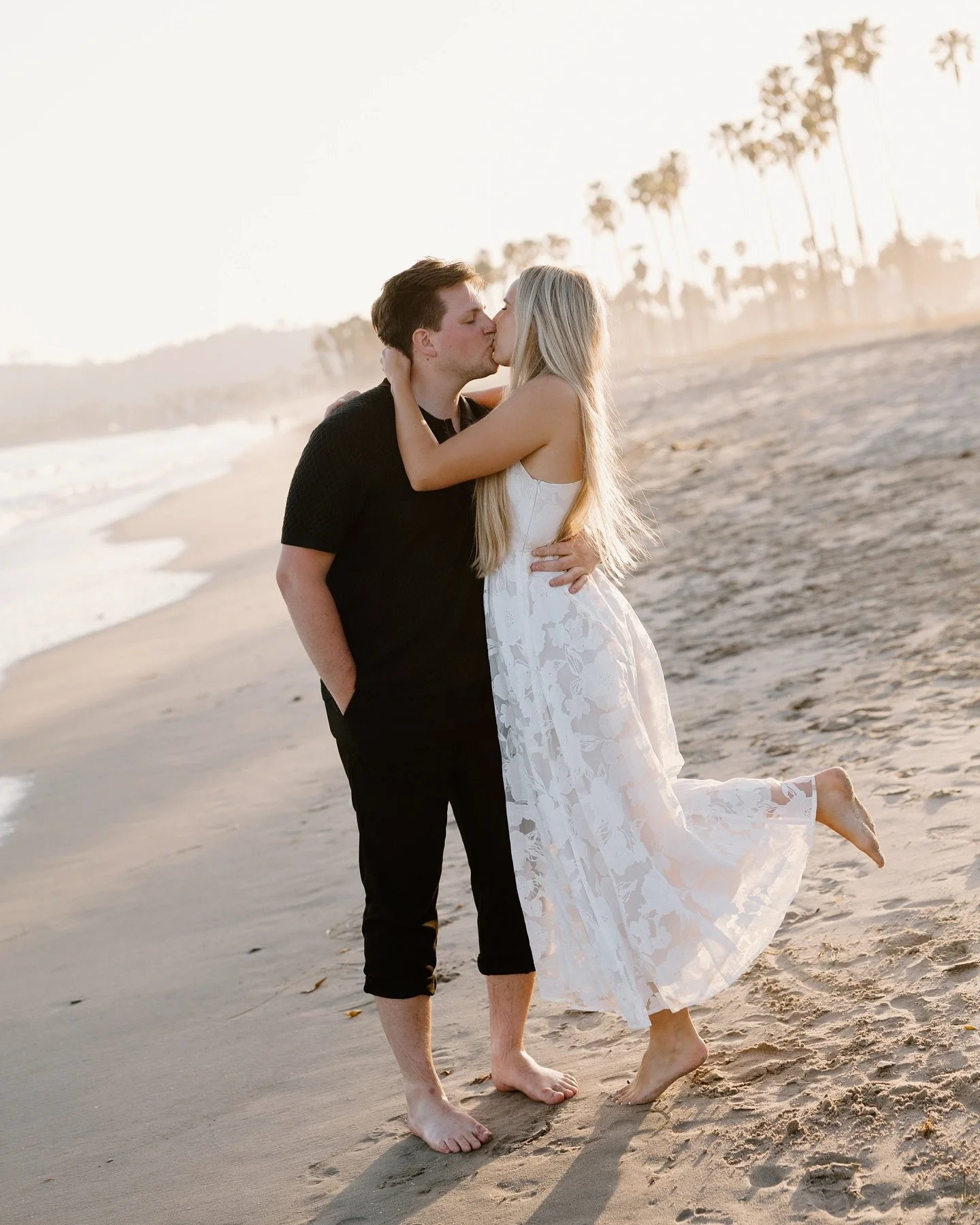 The night before the big day spent watching the sunset, enjoying @innout , and surrounded by the people who mean the most. 🌞

Seriously the perfect way to kick off your wedding weekend in Santa Barbara!

#SantaBarbaraWeddingPhotographer
#SantaBarbar