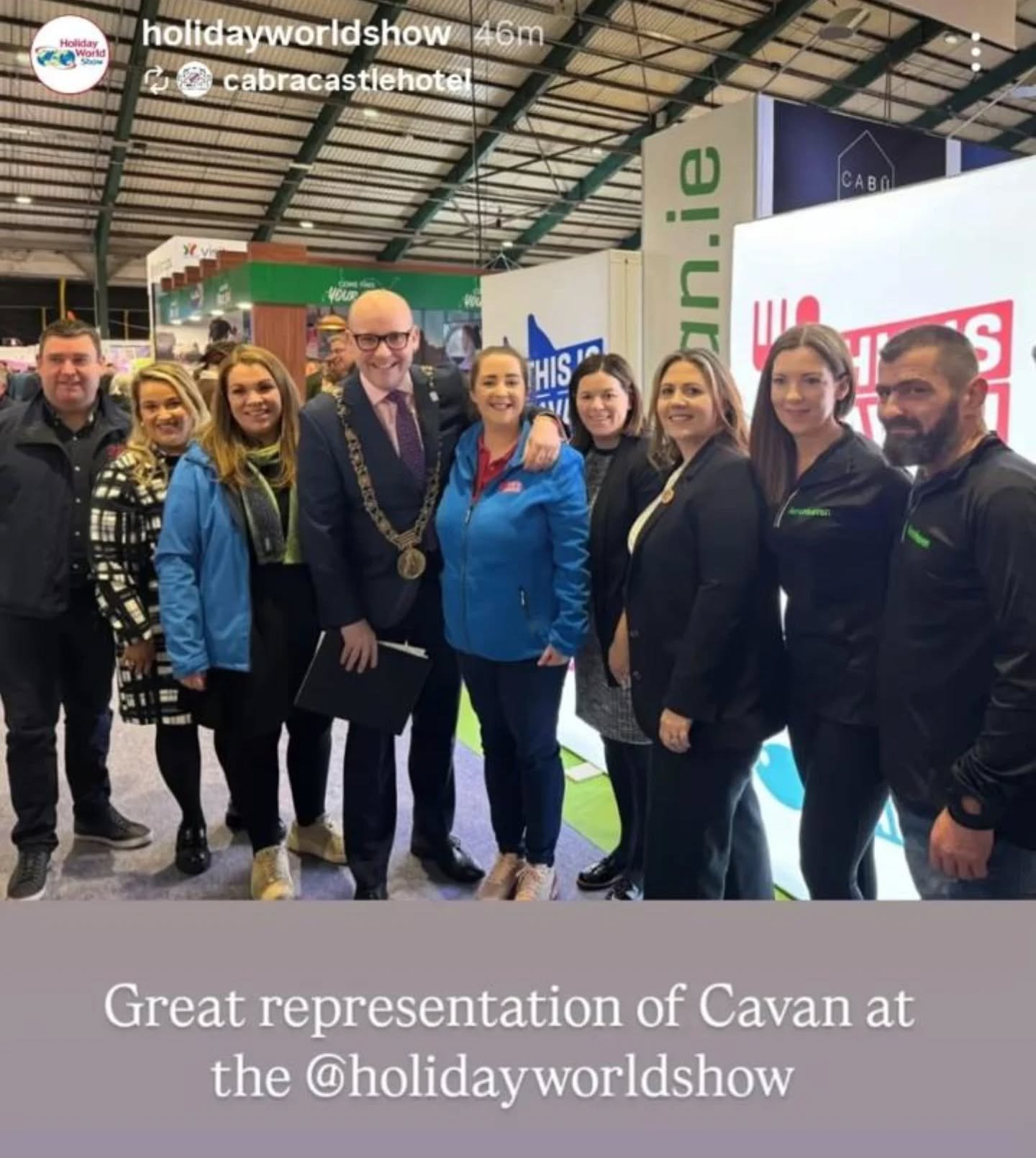 When your clients send you photos ❤️

'This is Cavan' Team with @lordmayorofdublin Ray McAdam who is proudly flying his Cavan colours 👏

#itsallaboutteam🚀