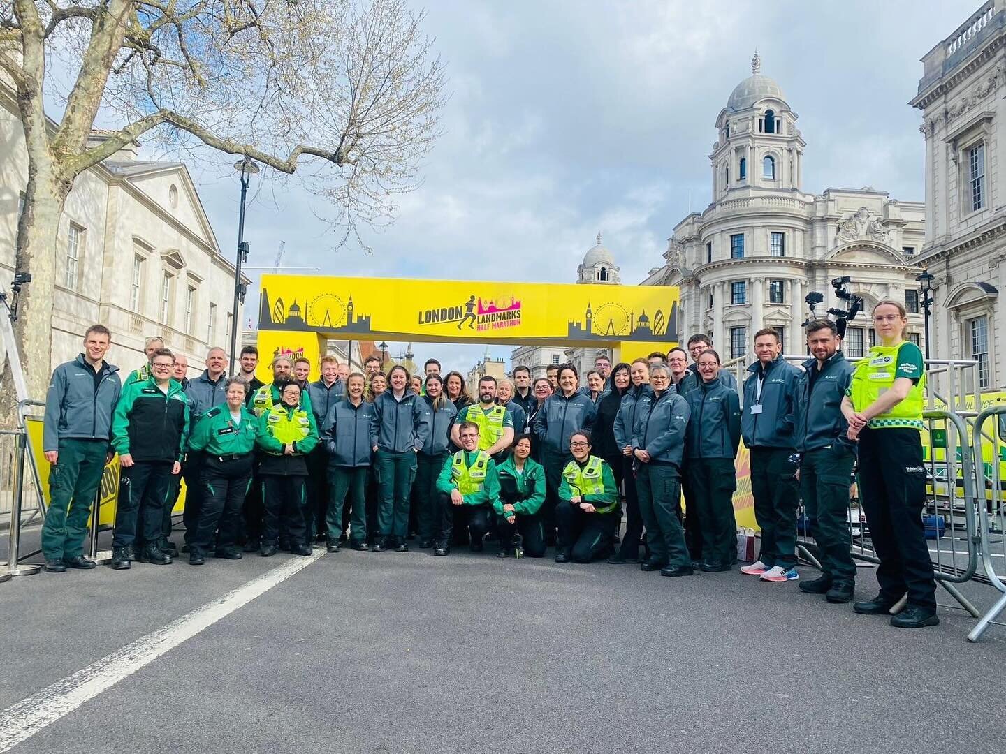 Our large scale event season has well and truly started! Over 80 clinicians out across @abpsouthamptonmarathon and @londonlandmarkshalf at the weekend. Here&rsquo;s a few of our team alongside @stjohn_ambulance in London. #TeamECS