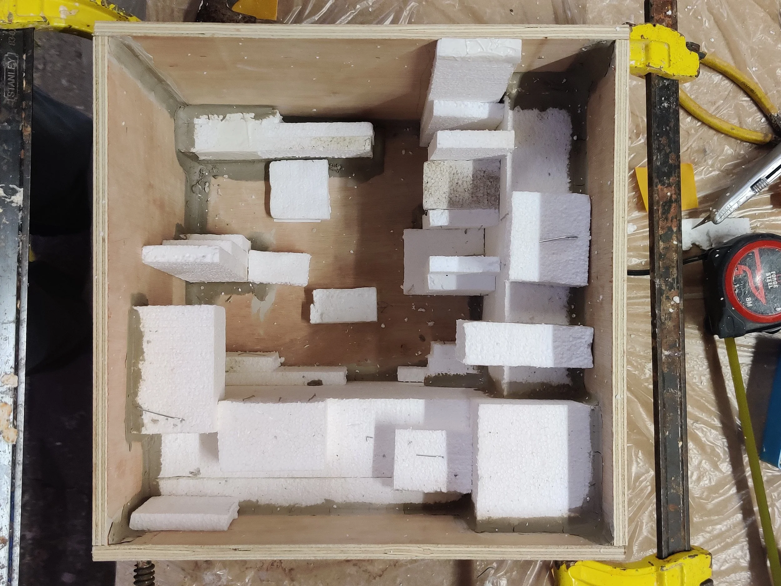 Mould of the initial stone structure 