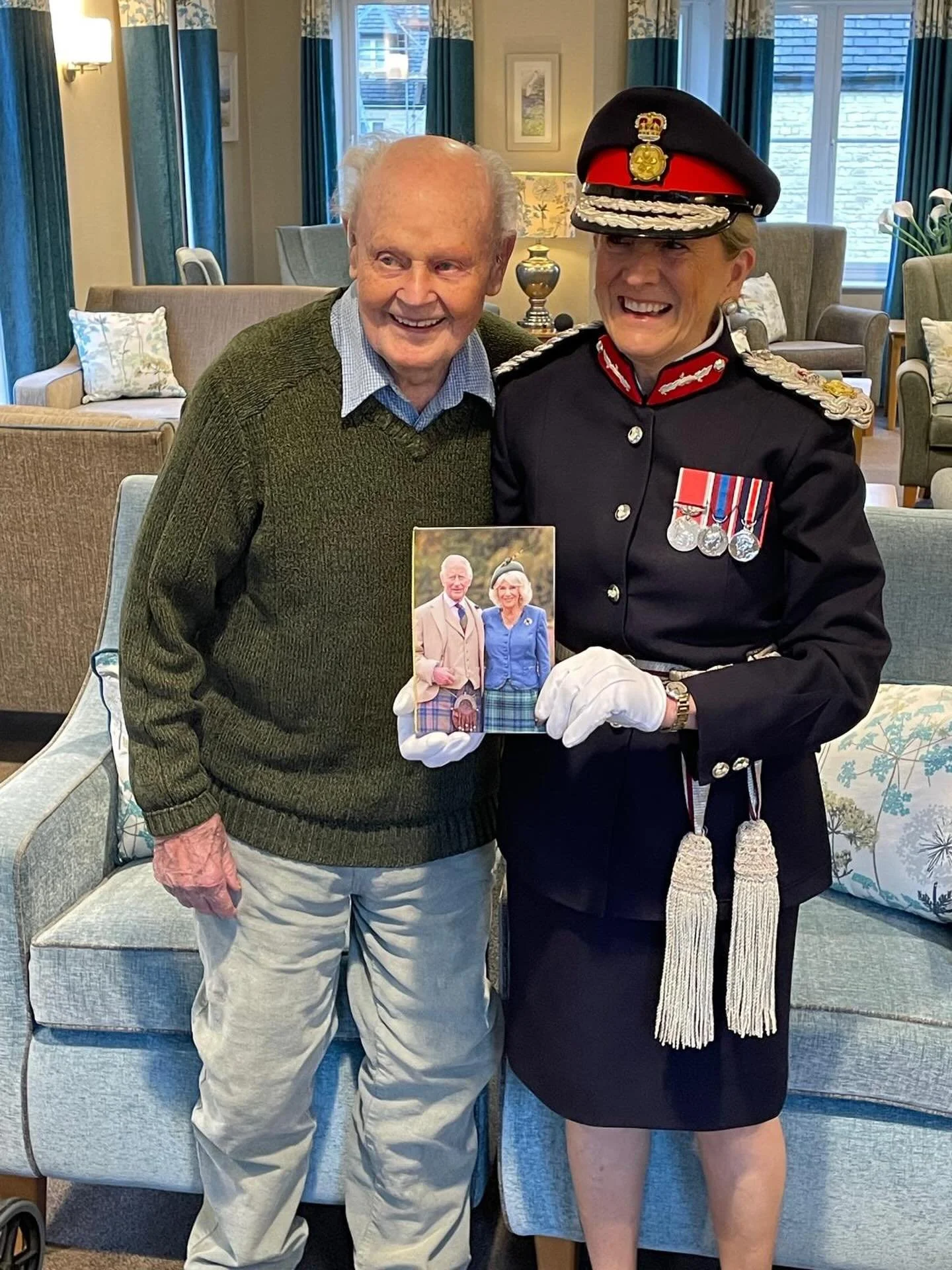 A privilege for His Majesty&rsquo;s Lord-Lieutenant of Oxfordshire, Mrs Marjorie Glasgow BEM, to present local legend Mr Charlie Hurst with a birthday card from The King today.

We wish Charlie a wonderful 100th birthday and thank him for his incredi
