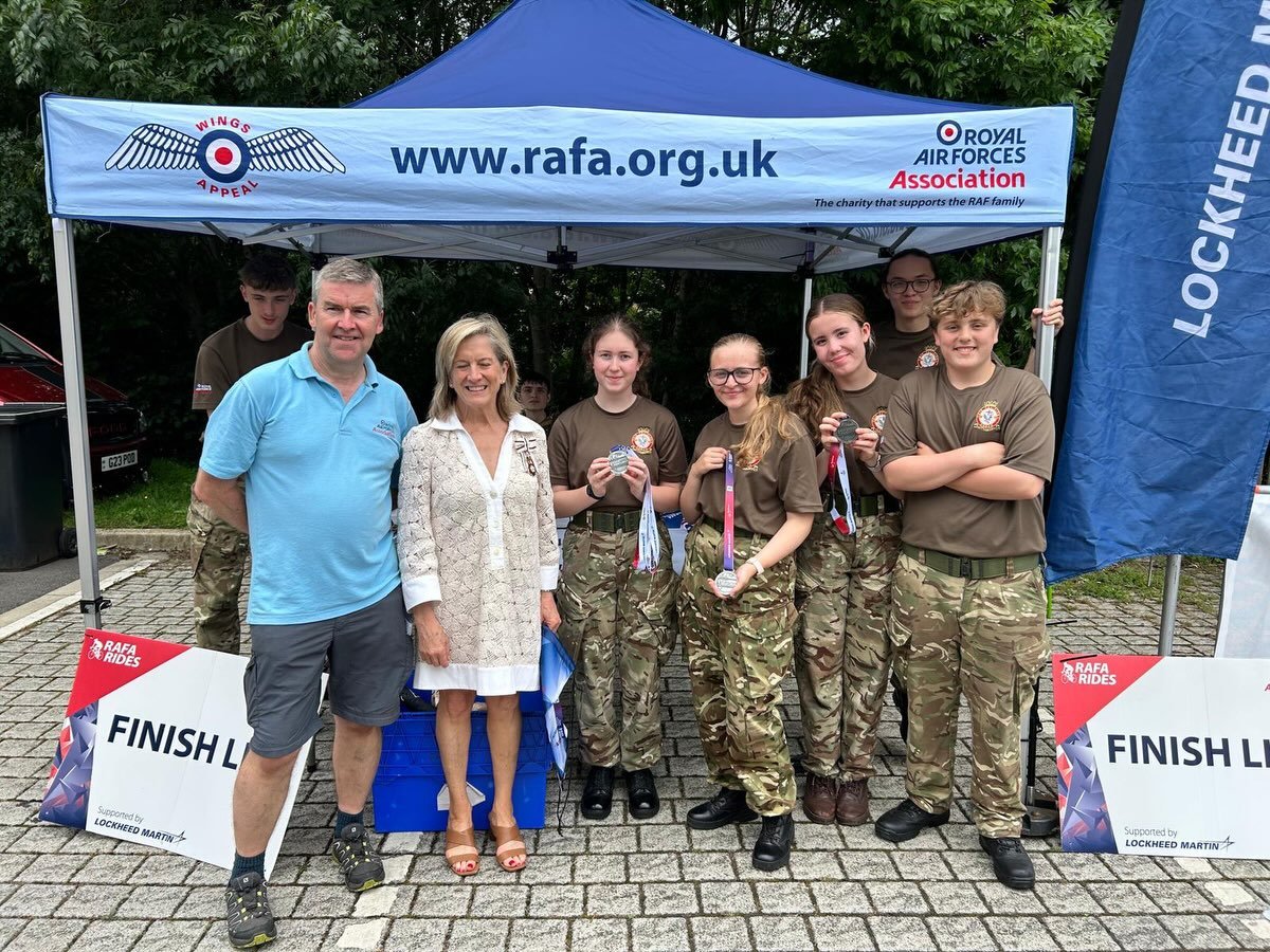 On Saturday 20 June, the Lord-Lieutenant of Oxfordshire, Mrs Marjorie Glasgow BEM, was delighted to attend the Royal Air Forces Association Charity Cycle Ride at Carterton Leisure Centre.

The event brought together riders, RAF personnel, charity sup