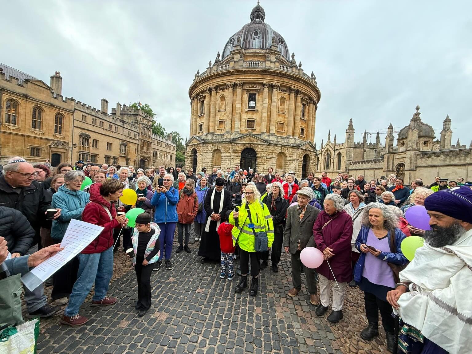 On 11 June, the Oxfordshire Lieutenancy was pleased to support the Oxford Peace and Faith Walk, bringing together people of different faiths, backgrounds and communities across the city.

The walk was a powerful reminder of the importance of friendsh