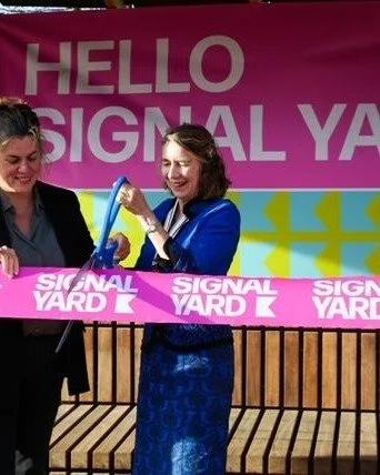 Deputy Lieutenant Elizabeth Paris was honoured to be invited to cut the ribbon at the launch of Signal Yard at Milton Park last week.
Signal Yard has been created by Milton Park as a resource for the local community of Didcot. 

Mrs Paris visited Day