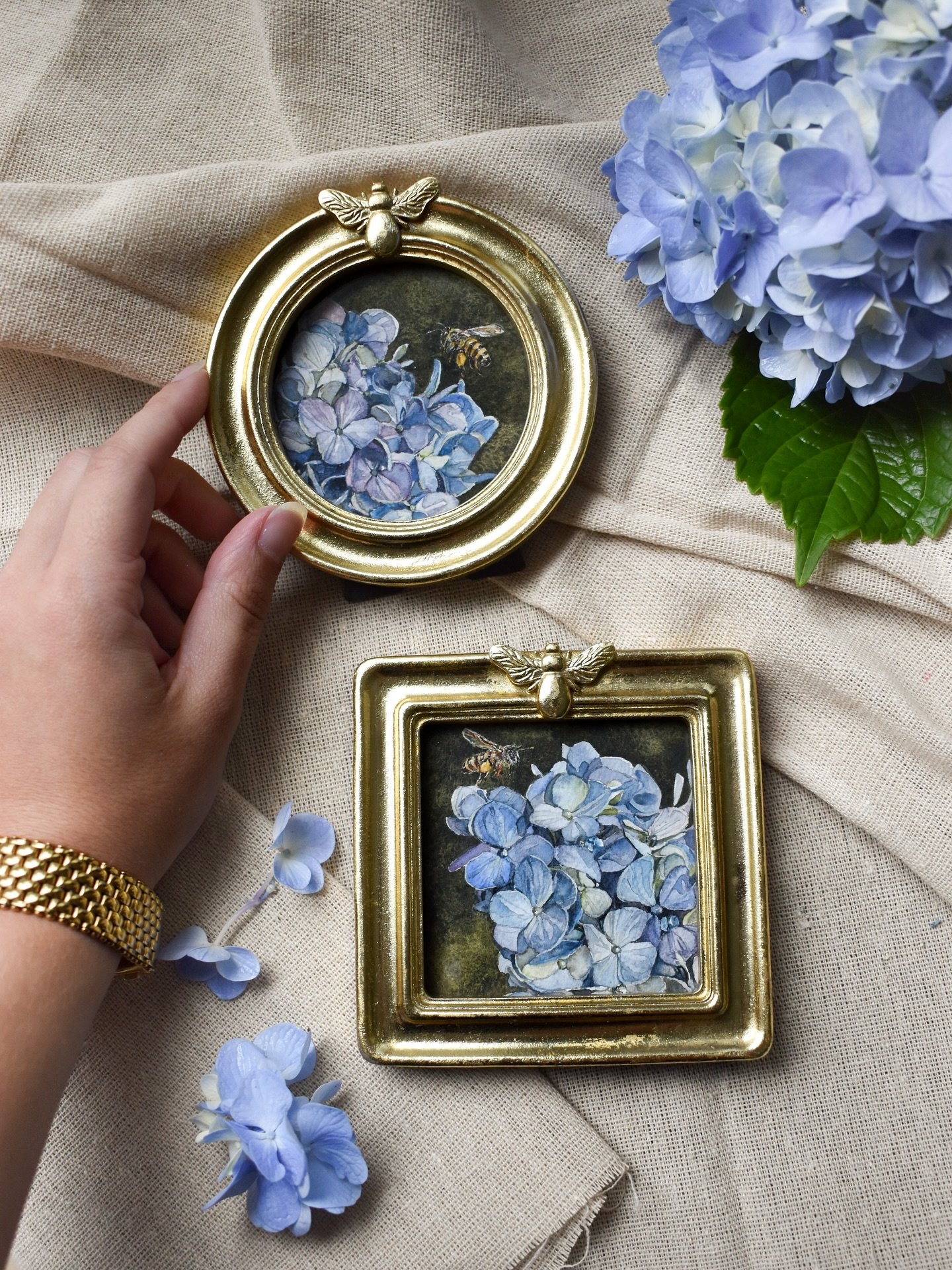 The first round of minis have officially found their new home🫶🏻🥹

I&rsquo;m honestly blown away by how quickly y&rsquo;all have scooped them up&mdash;I knew these tiny blooms would be special, but wow. Thank you for supporting this little series a