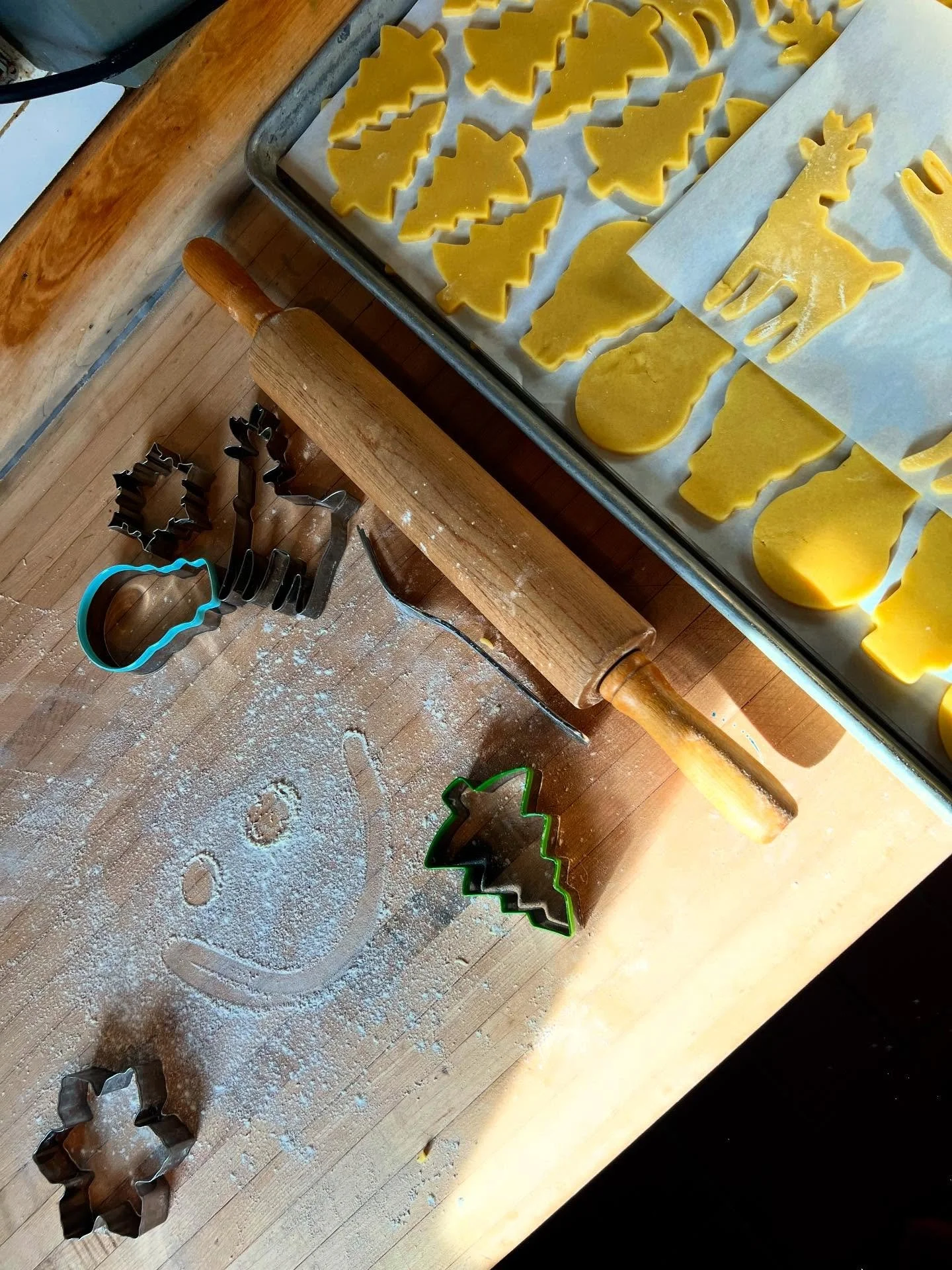 I &hearts;️ Cookies!
.
.
.
.
#holidaybaking #givemesomesugar #vtwedding #vermontwedding #weddings #vtbaker #weddingcake #cake #buttercreamcake #vermont #vt #wedding #vermontbyvermonters #madeinvermont #shopsmall #shoplocal #vtwomenpenuers 
.
.
.
Verm