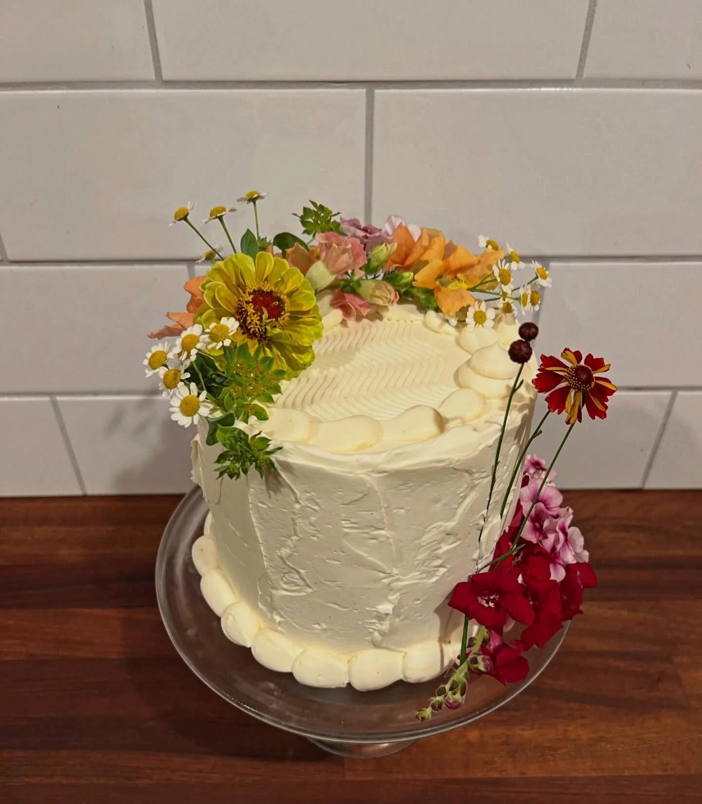 A day late, but Happy Spring Equinox! 
.
Can&rsquo;t wait to be surrounded by fresh flowers again soon! 
.
.
.
.
#vtwedding #vermontwedding #weddings #vtbaker #weddingcake
.
Shop Local, Vermont Weddings, Wedding Cakes, The Mad River Valley, Cake Desi