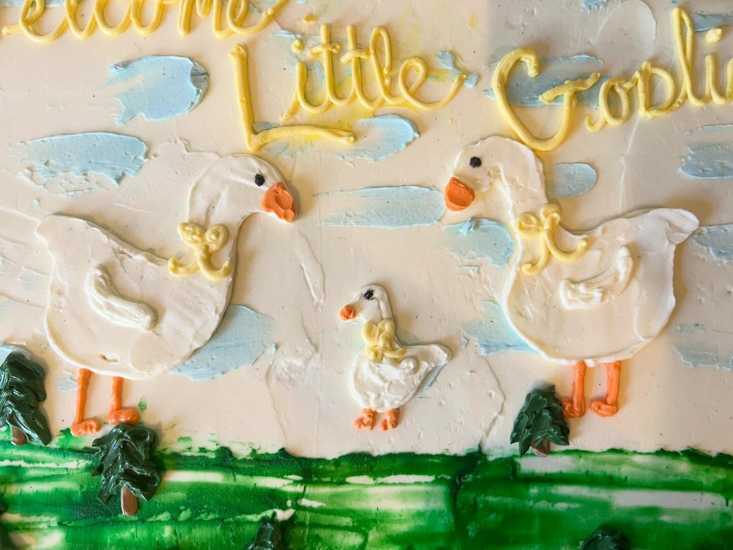Welcome little Gosling! 🪿🪿
.
A real full circle moment of painting Geese on a cake!
.
.
.
#vtwedding #vermontwedding #weddings #vtbaker #weddingcake
.
Shop Local, Vermont Weddings, Wedding Cakes, The Mad River Valley, Cake Designer, Vermont Cake Ma