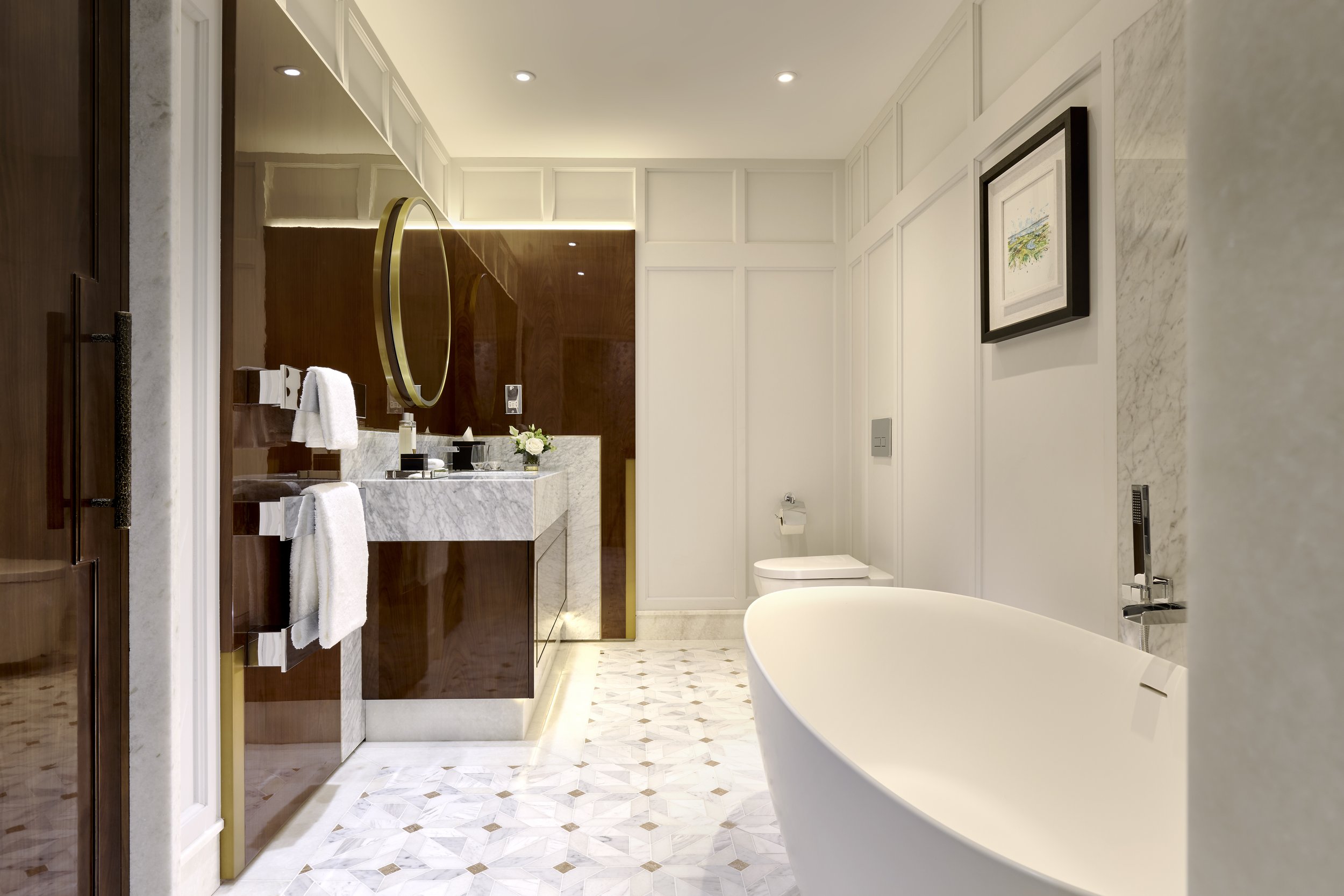Suite - Bathroom.jpg