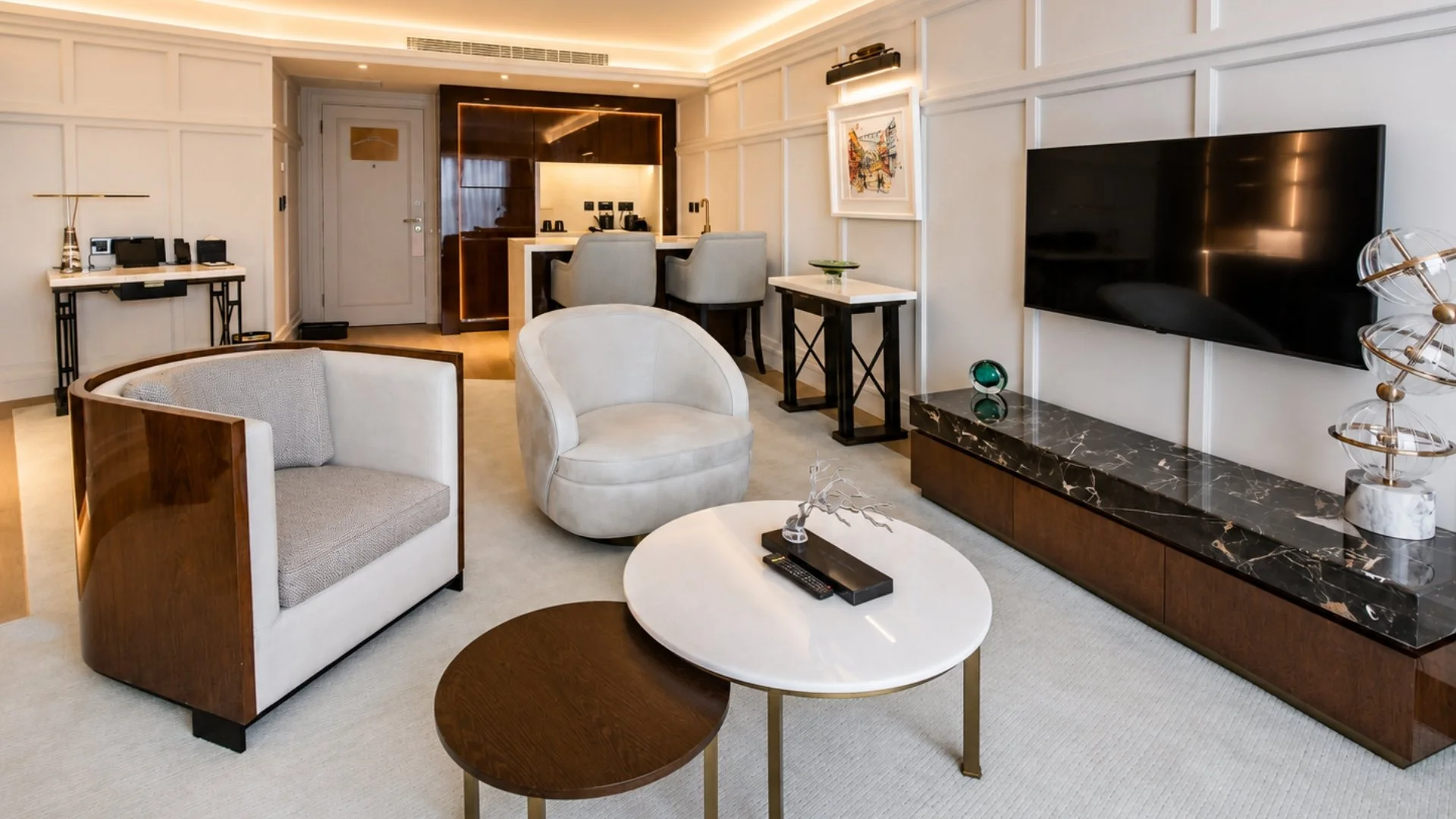 Penthouse Suite Seating Area.jpg