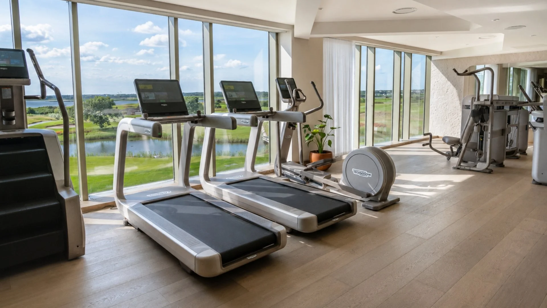 Hotel Gym.jpg