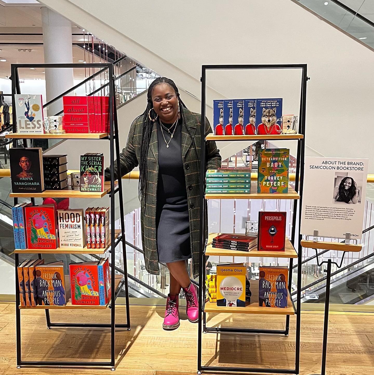 It&rsquo;s #InternationalWomensDay and I&rsquo;m grateful to be among the 𝐁𝐑𝐈𝐋𝐋𝐈𝐀𝐍𝐓 Black women who make bookselling so dope! ❤️📚⁣⁣⁣
⁣⁣⁣
#SemicolonChi