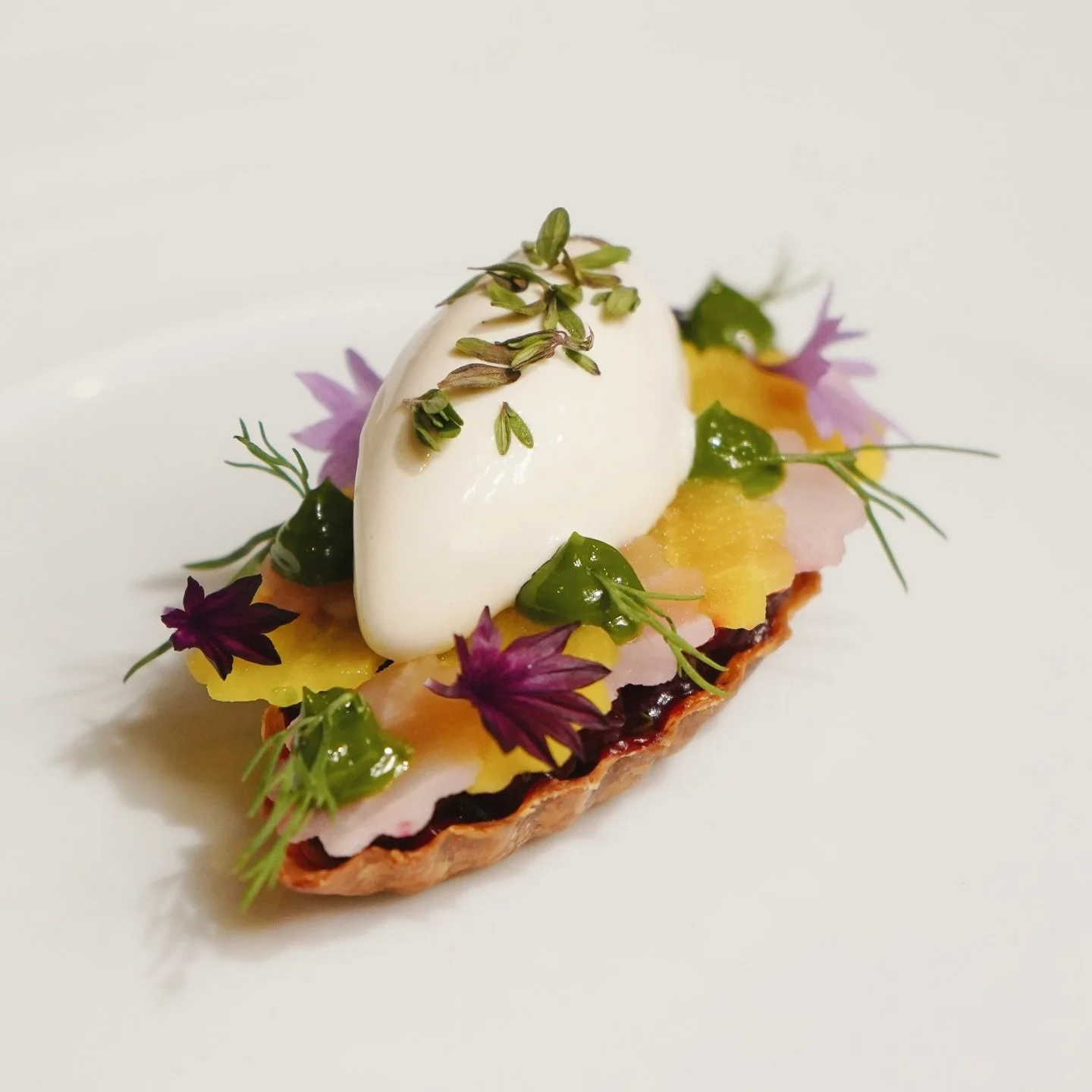 Another masterpiece added to our 4-course and tasting menus 💜

Anneville Farm Salt Baked Beetroot Tartlet / Dill / Lemon Thyme / Brown Butter Ice Cream

#bohemiajersey #jerseyci #visitjerseyci #jerseychannelislands #michelinguide #aahospitality