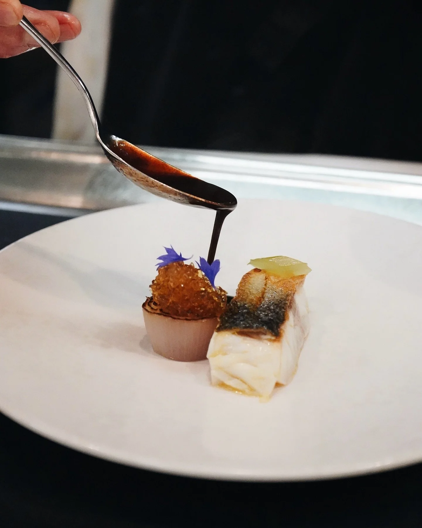 Finishing Touches 🐟💜

Pan Fried Line Caught Jersey Sea Bass / Alsace Bacon / Tropea Onion &amp; Sauce &ldquo;Matelote&rdquo;

#bohemiajersey #theclubjersey #jerseyci #visitjersey #visitjerseyci #michelinguide #aahospitality