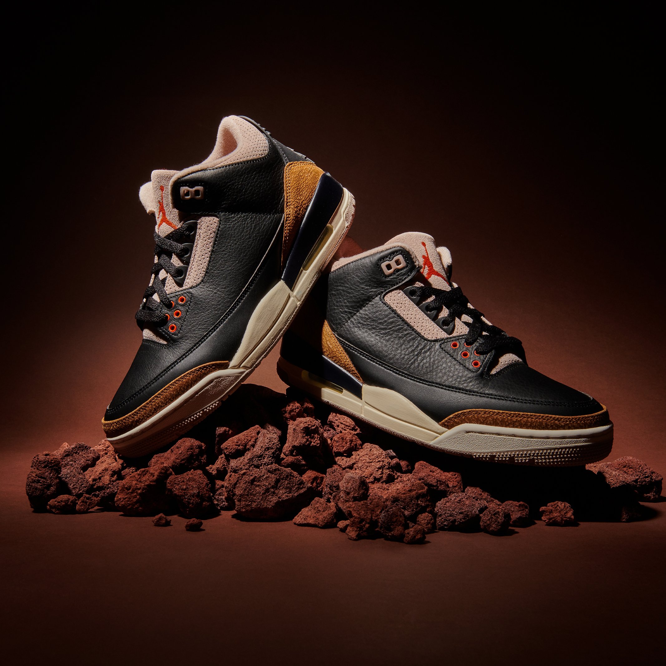 20220722_ChampsSports_Jordan_Retro3_DesertElephant_IG.jpg