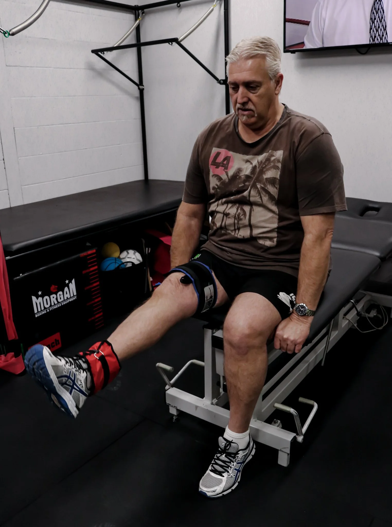 IS YOUR HIP OR KNEE SAD? WELCOME TO GLA:D®!