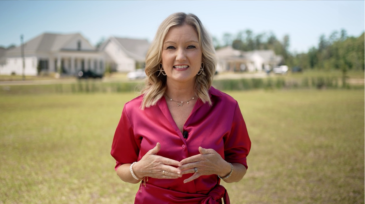 Talking head of top Real Estate agent, Felicity Kahn. Utilized natural light and diffusion.  