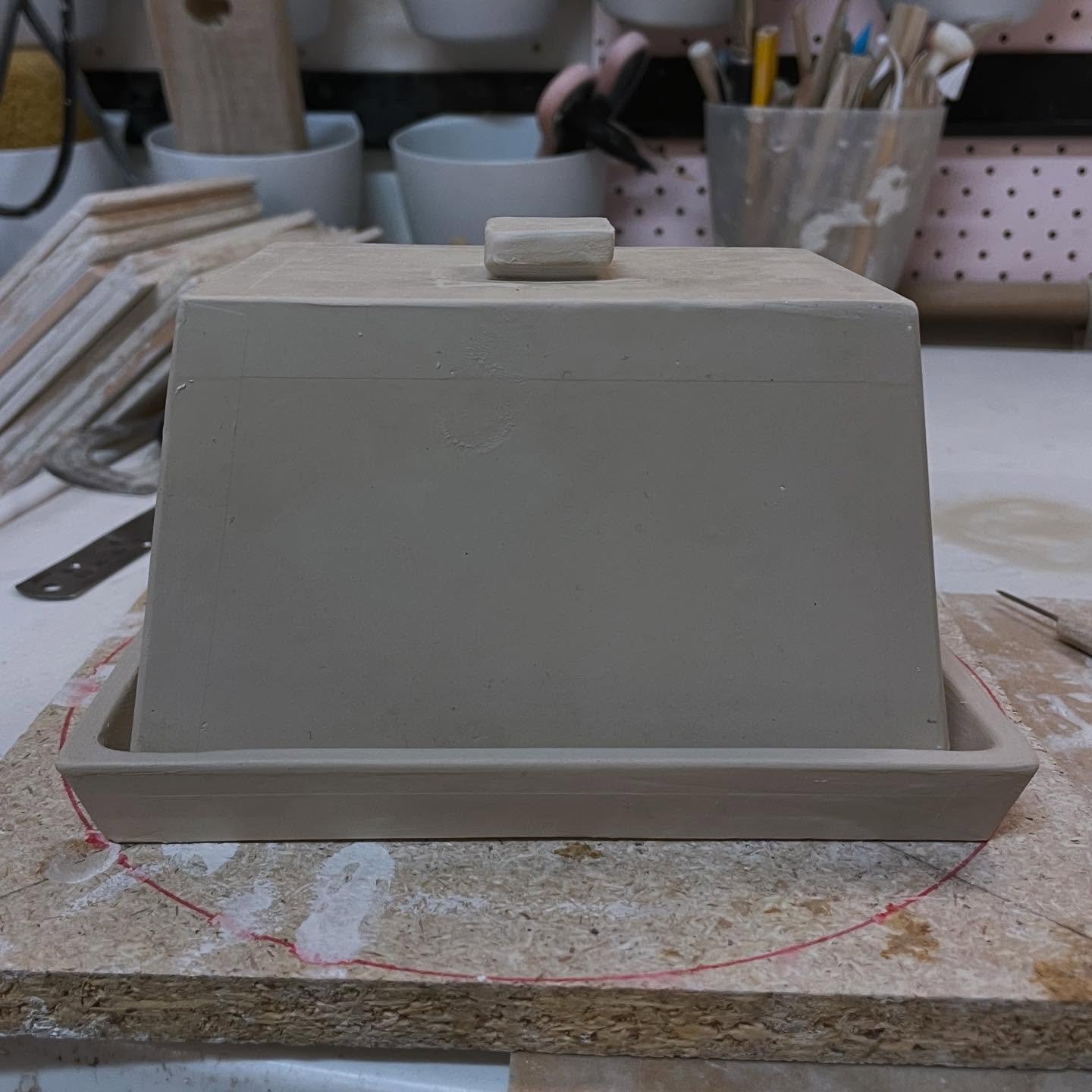 New butter dishes! 
Its always a treat when the first cast in a new mould works&hellip; what do we think of the knob? 
Pre-order through DMs or by emailing me xx

#melbournemade #slipcasting #handmadeceramics #femaleartistsofinstagram