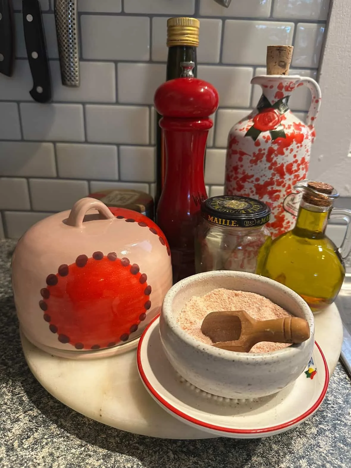 A Sophie Fox butter dish and swipe to see a large spoon rest in action for Christmas cooking. Nothing gives me more joy to see my work in action! 

Happy Christmas for those who celebrate and Happy new year 🎊 I'll be back in the studio from mid Janu