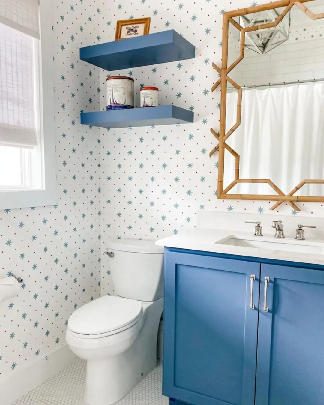 ❤️💙 It's Wallpaper Wednesday so let's take a second for this Beach House Bunk Bath we did with one of our Favorite clients. ⭐️

#bathroomwallpaper
#kidsbathroom #kidsbath #homesthatinspireloveandjoy #attentiontodetail #luxuryhomes #balsaminteriors #
