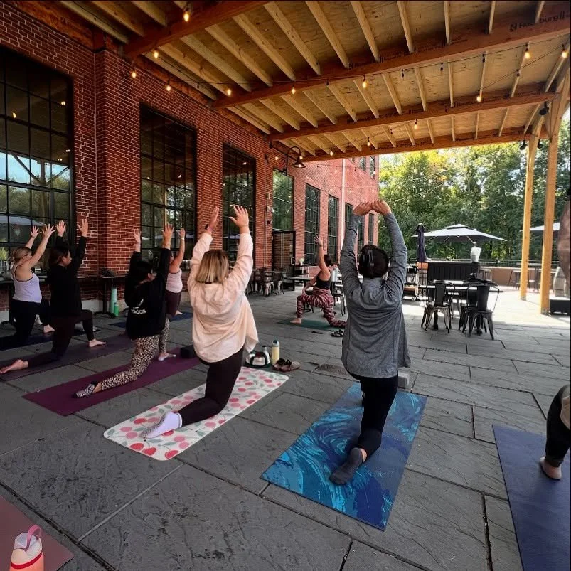 it was a beautiful day for yoga at @apponaugbrewing 🫶🏼