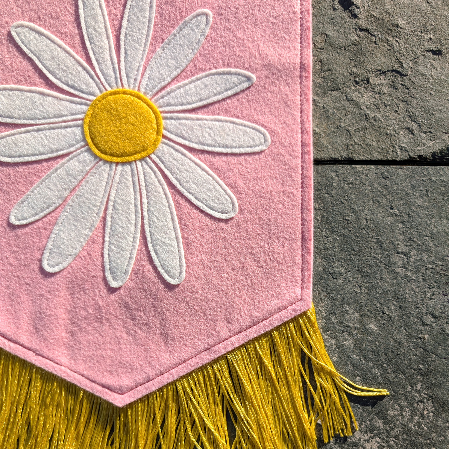 daisy banner detail square.png