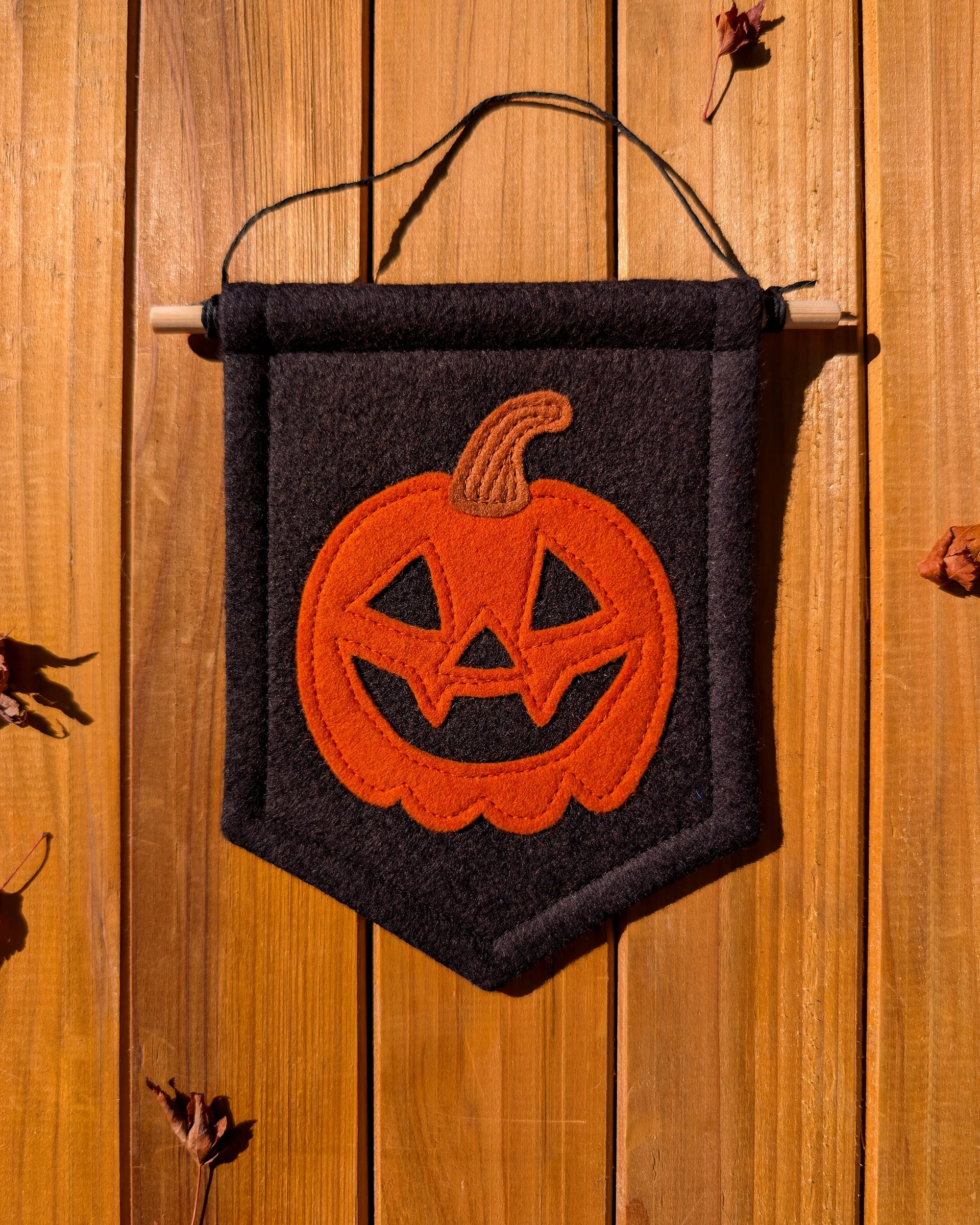 jack o lantern pumpkin mini felt banner.jpg