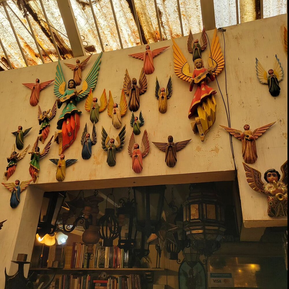 &Aacute;ngeles de San Miguel de Allende 🪽

#sanmigueldeallende #angel #angels #art #sanmiguel #mexico #travelmexico #beautifulplaces #travel #explore #exploremexico #culture #worldheritage #hechoenmexico #localart #archangelmichael #photography #tra