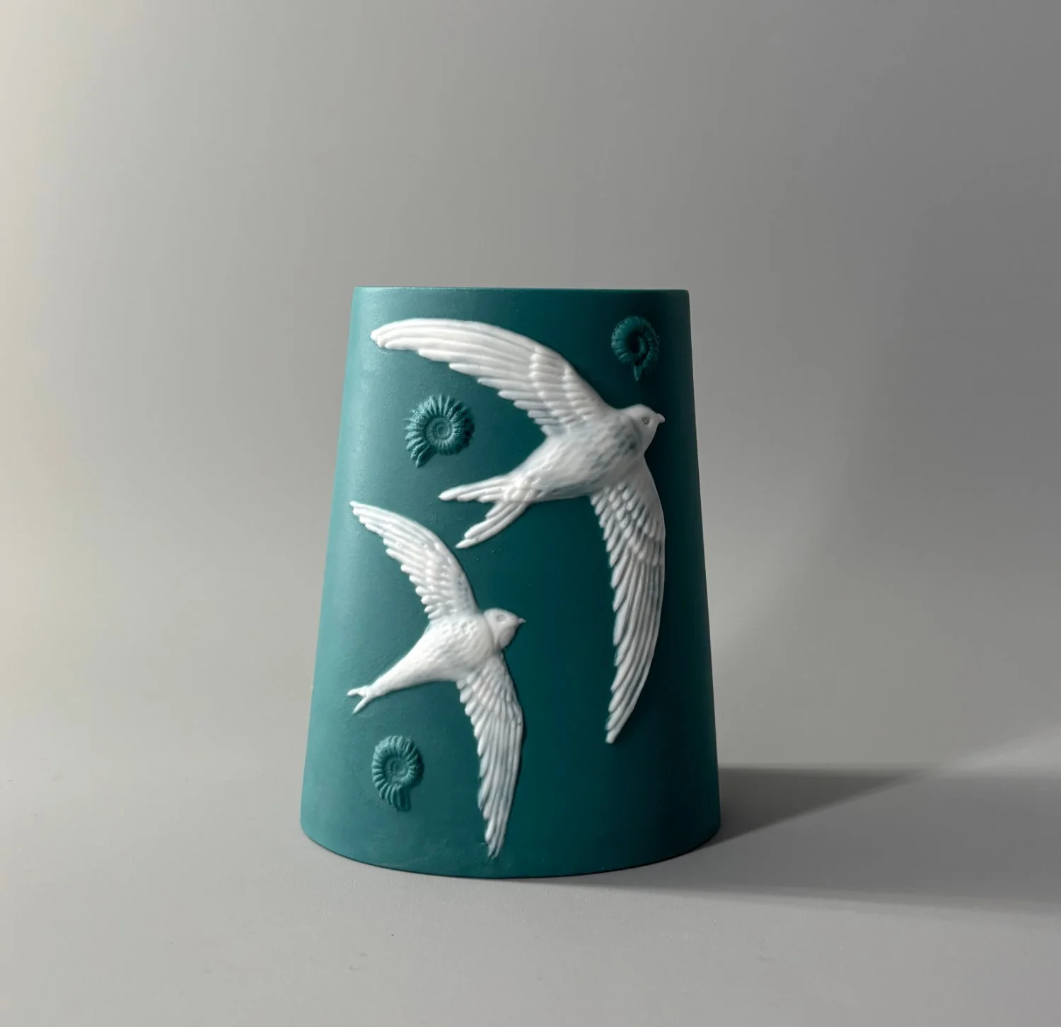 swifts-flying-medium-convex-teal_white_vase.jpg