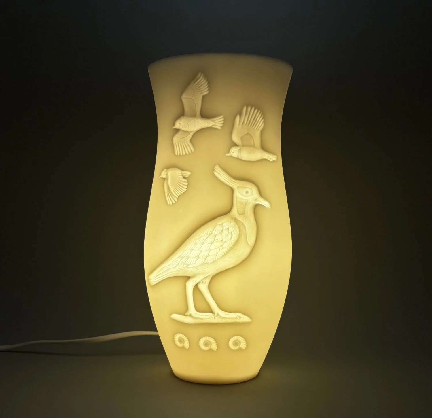 Lapwing Lamp Large Front lit.jpg