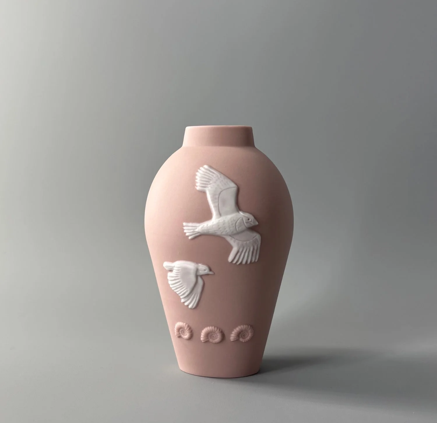 2 Lapwing Vase Pink.jpg