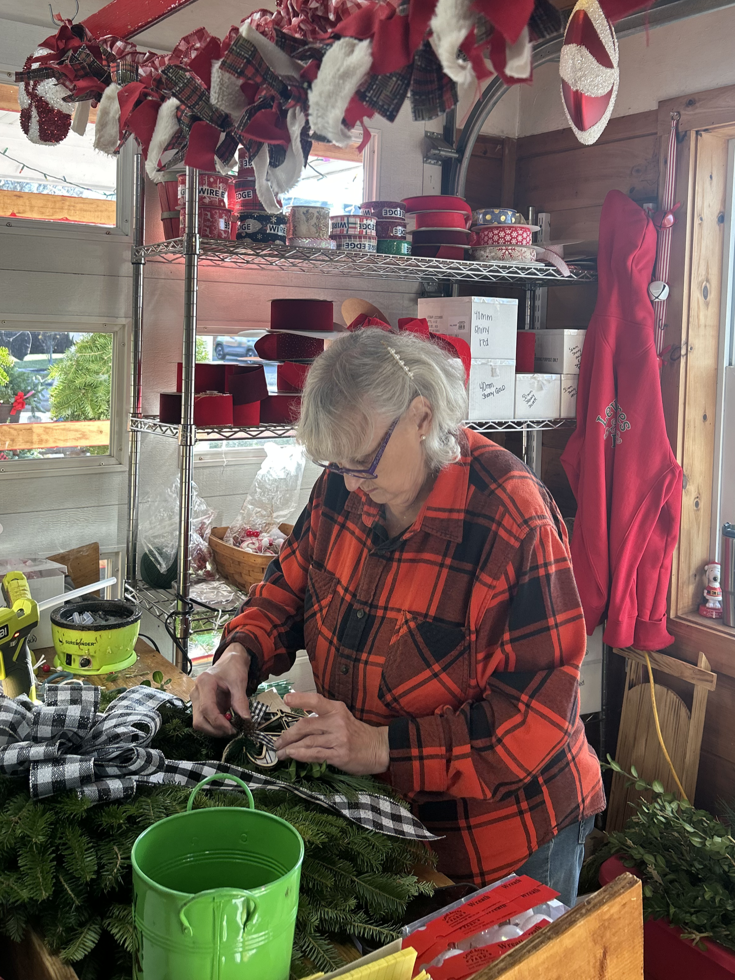 wreath decorating workshop