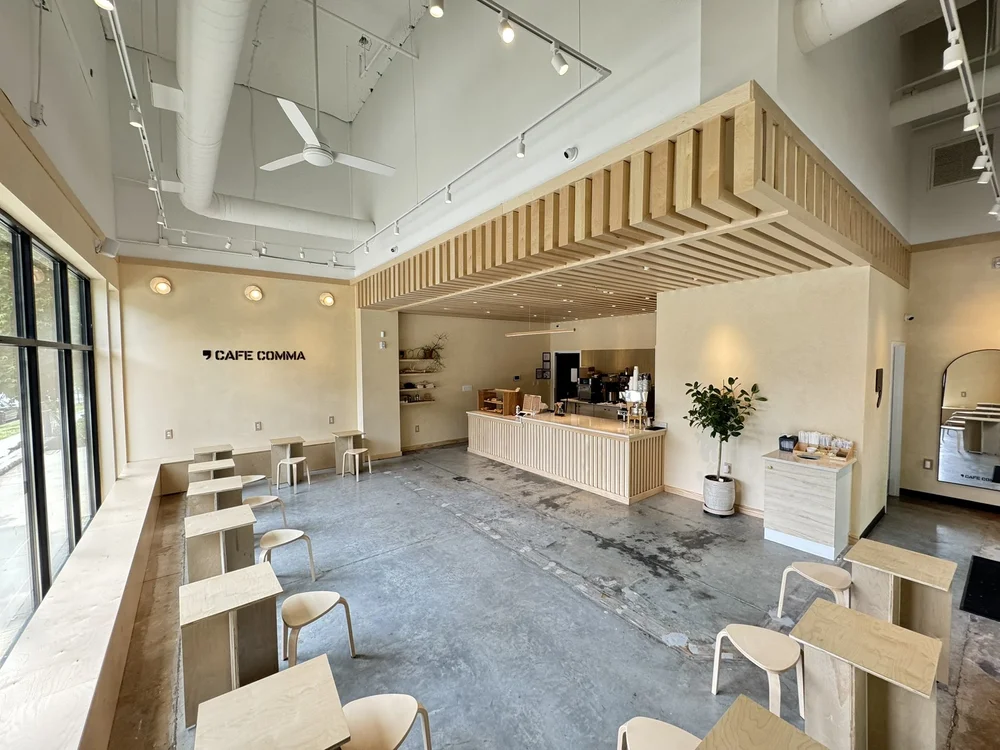 CAFE COMMA